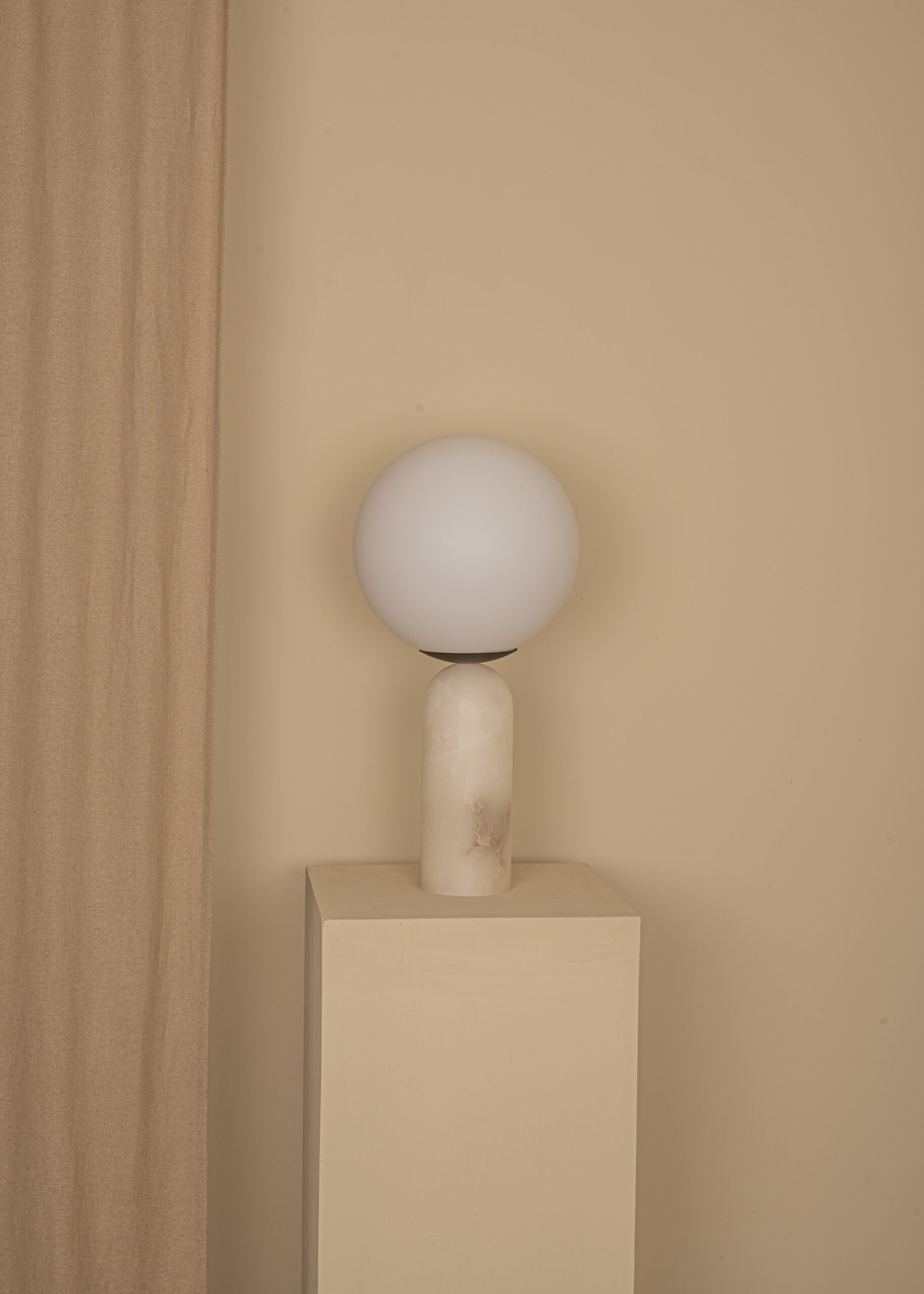 White Alabaster and Steel Atlas Table Lamp by Simone & Marcel 10