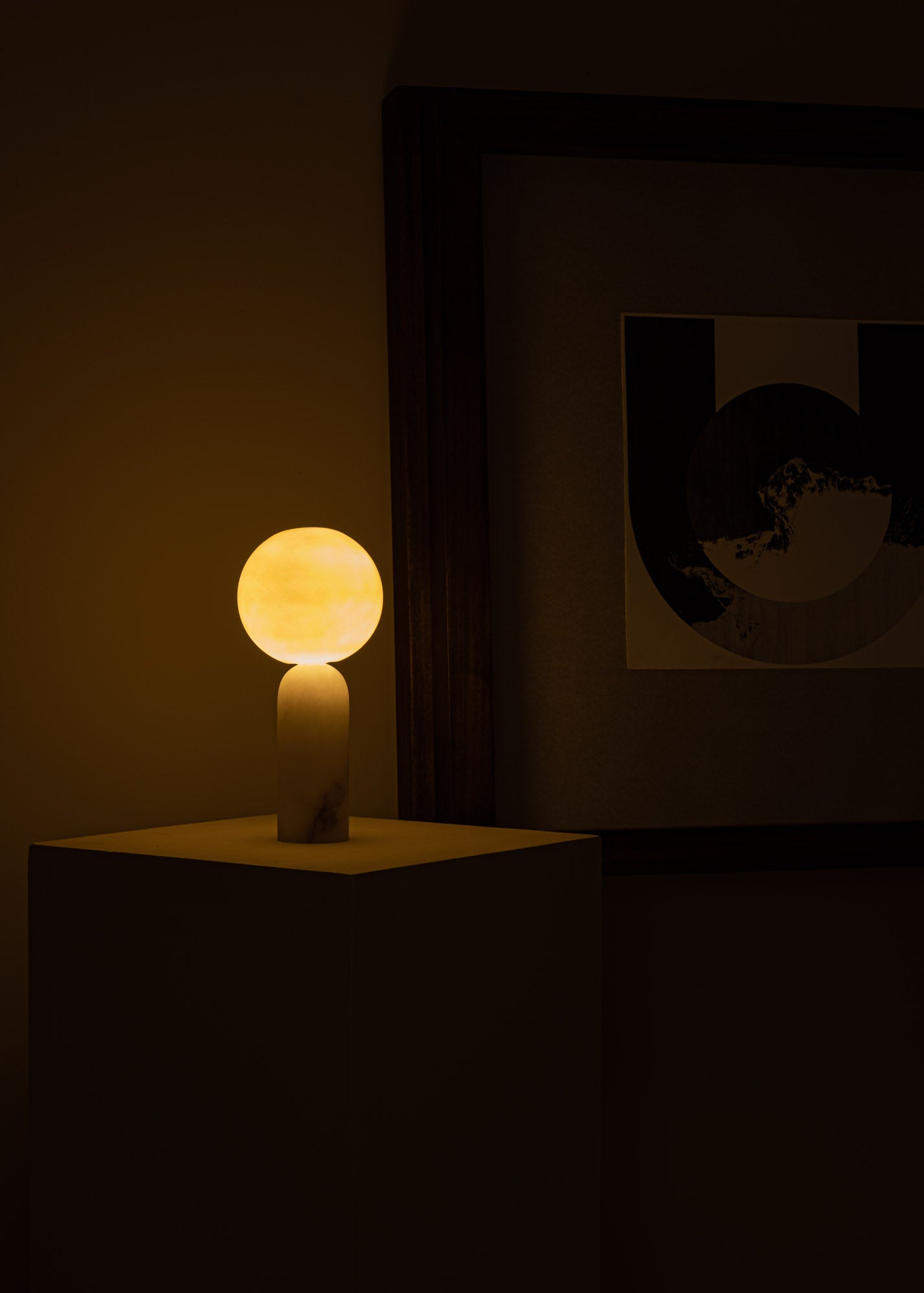White Alabaster and Steel Atlas Table Lamp by Simone Marcel 11