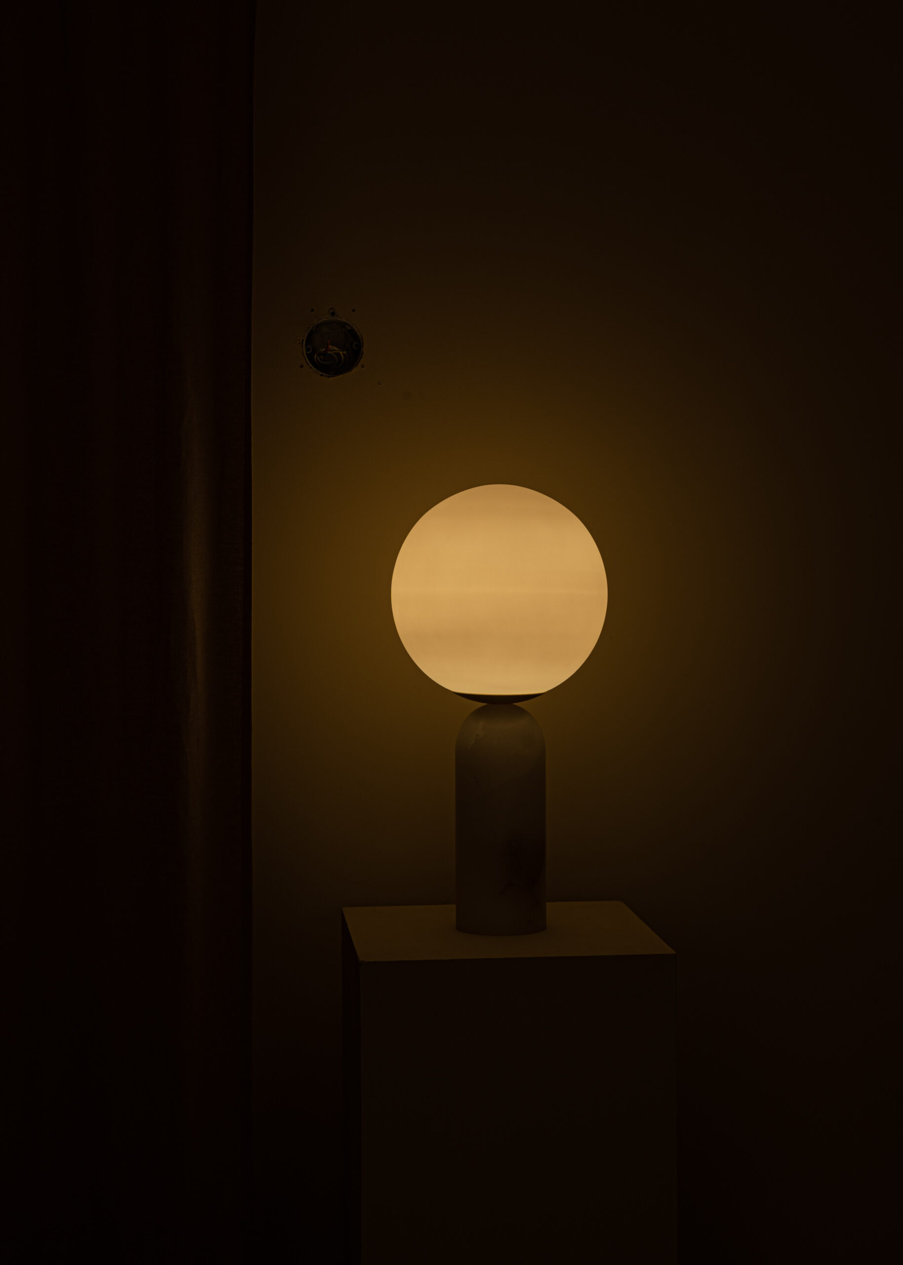 White Alabaster and Steel Atlas Table Lamp by Simone & Marcel 14