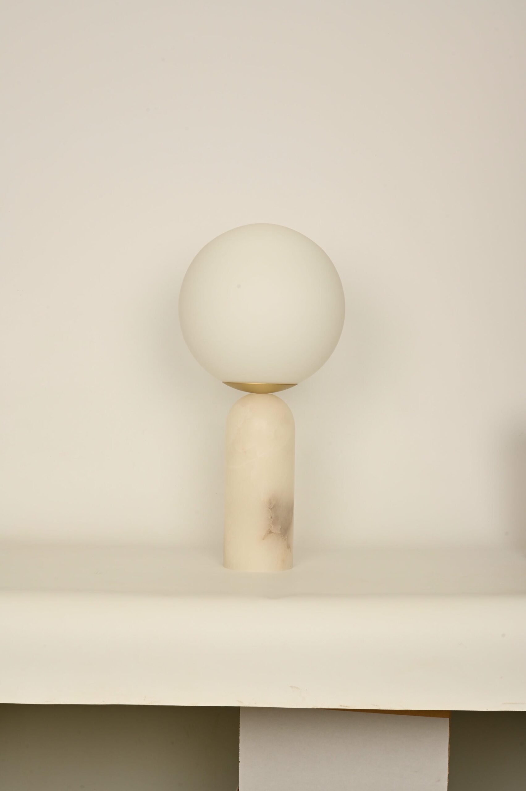 White Alabaster and Steel Atlas Table Lamp by Simone Marcel 3