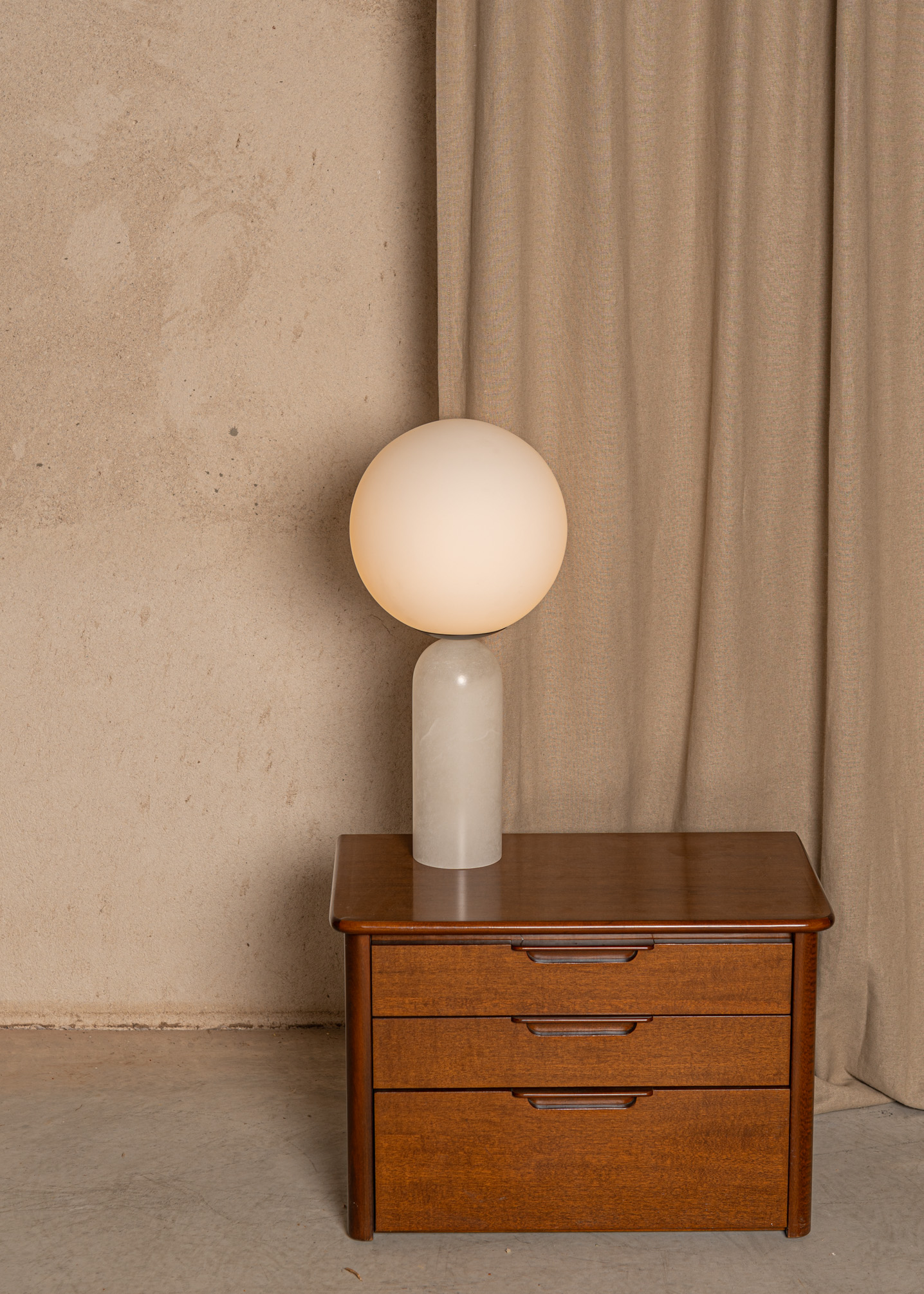White Alabaster and Steel Atlas Table Lamp by Simone & Marcel 3