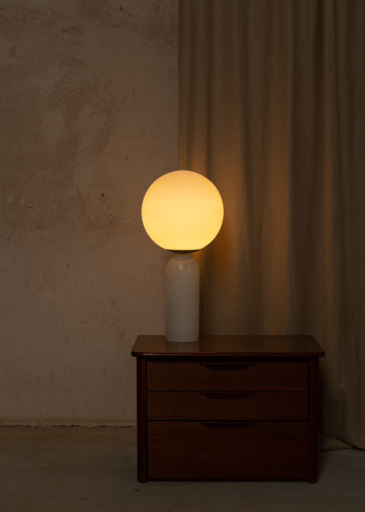 White Alabaster and Steel Atlas Table Lamp by Simone & Marcel 9