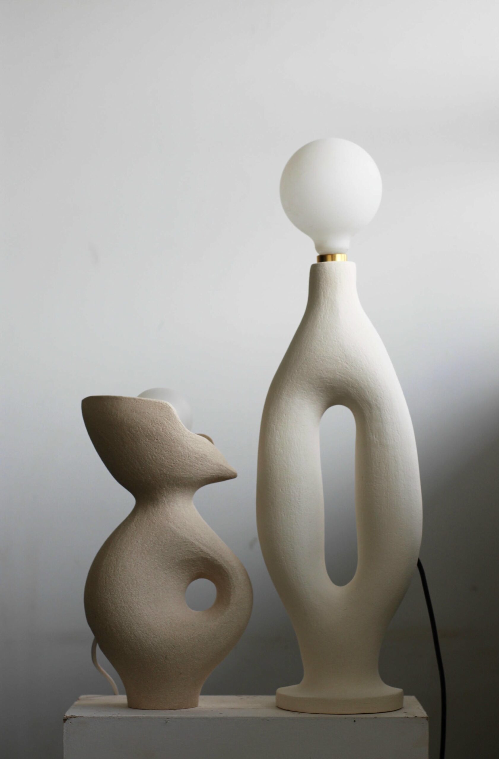 White Stoneware Exo Table Lamp by Abid Javed 8