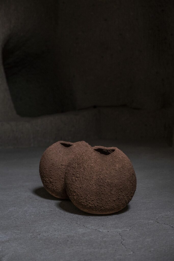 laura pasquino landforms red river vases galerie philia 03