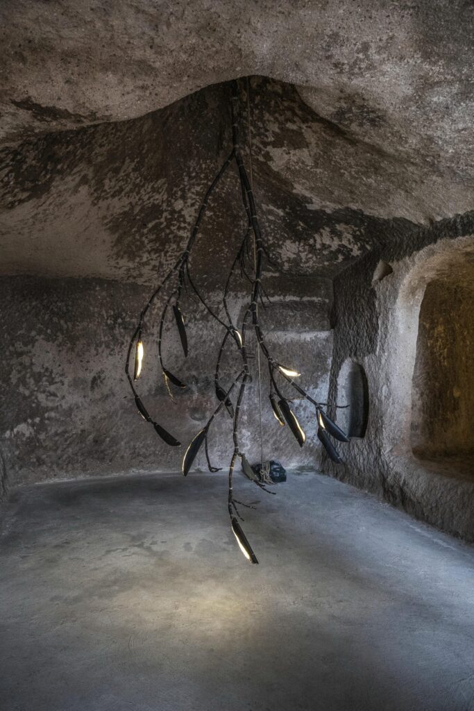 morghen branch chandelier galerie philia 01