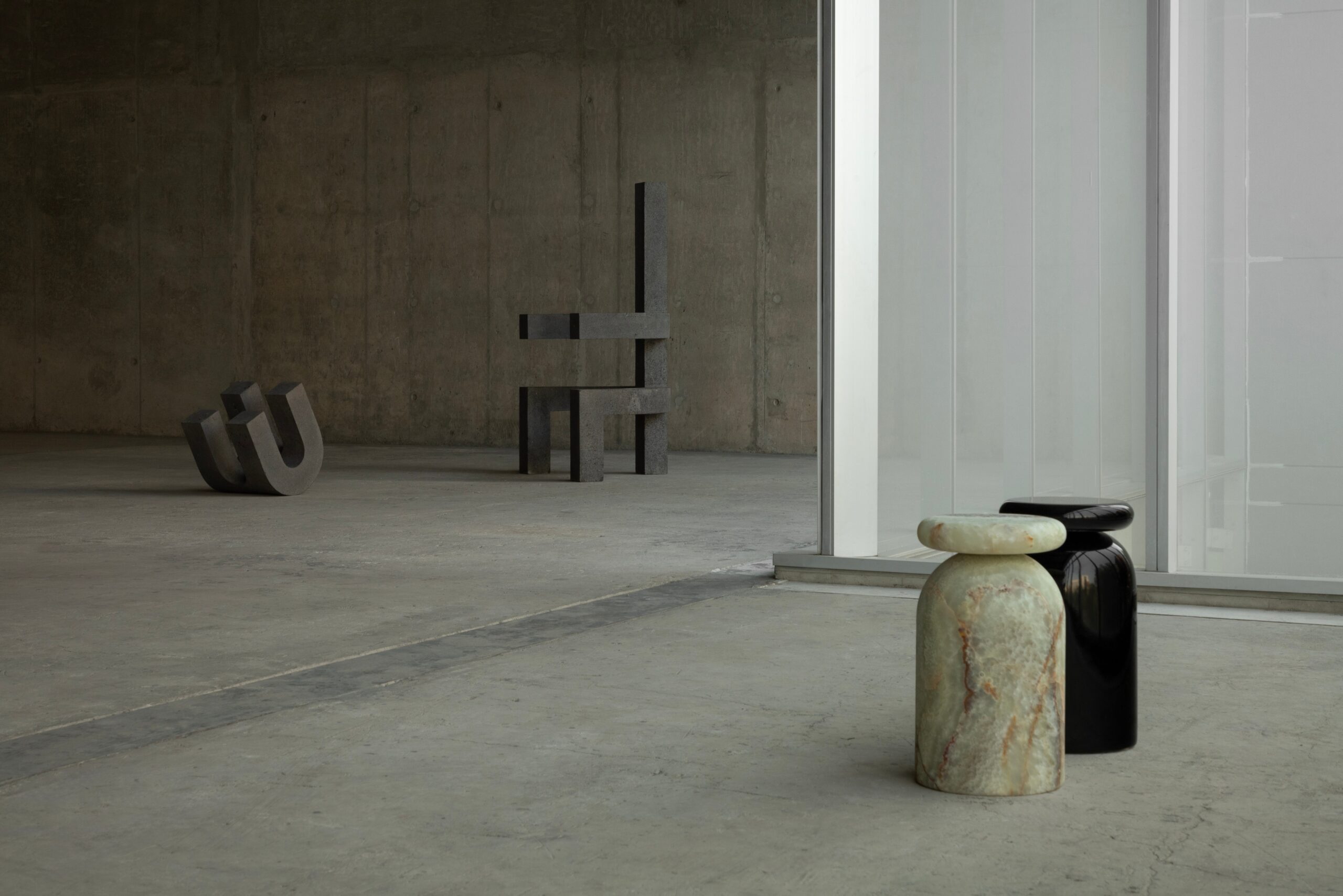 Unique Dark Tlakatl Sculptural Chair in Volcanic Stone by Mesawa 4