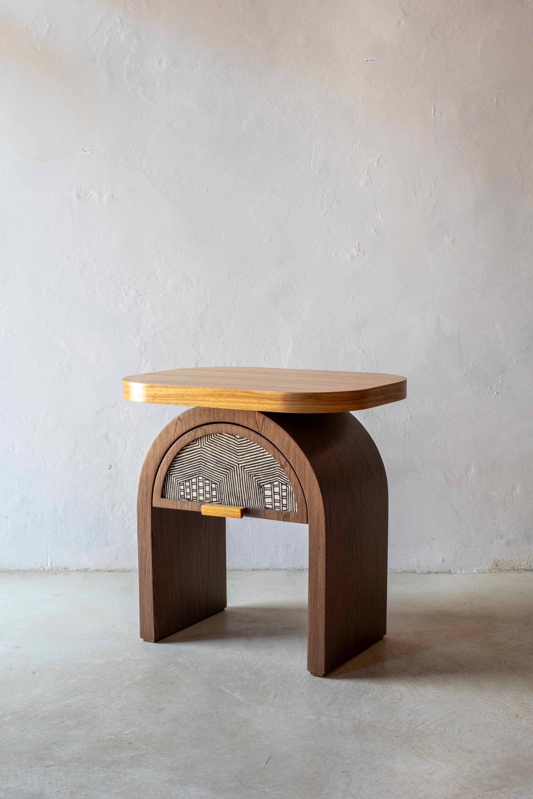 Arco Side Table by Gabriela Campos 2