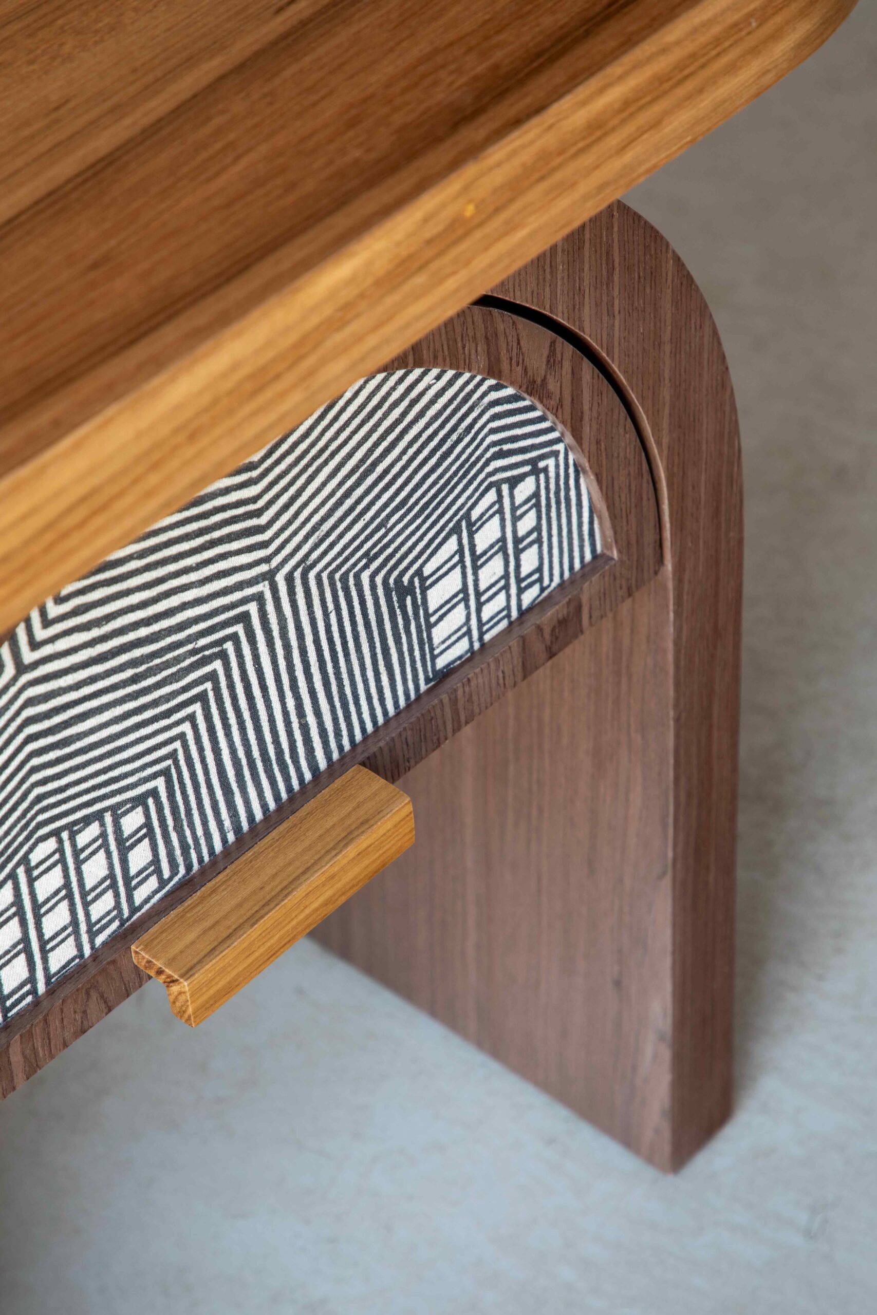 Arco Side Table by Gabriela Campos 5