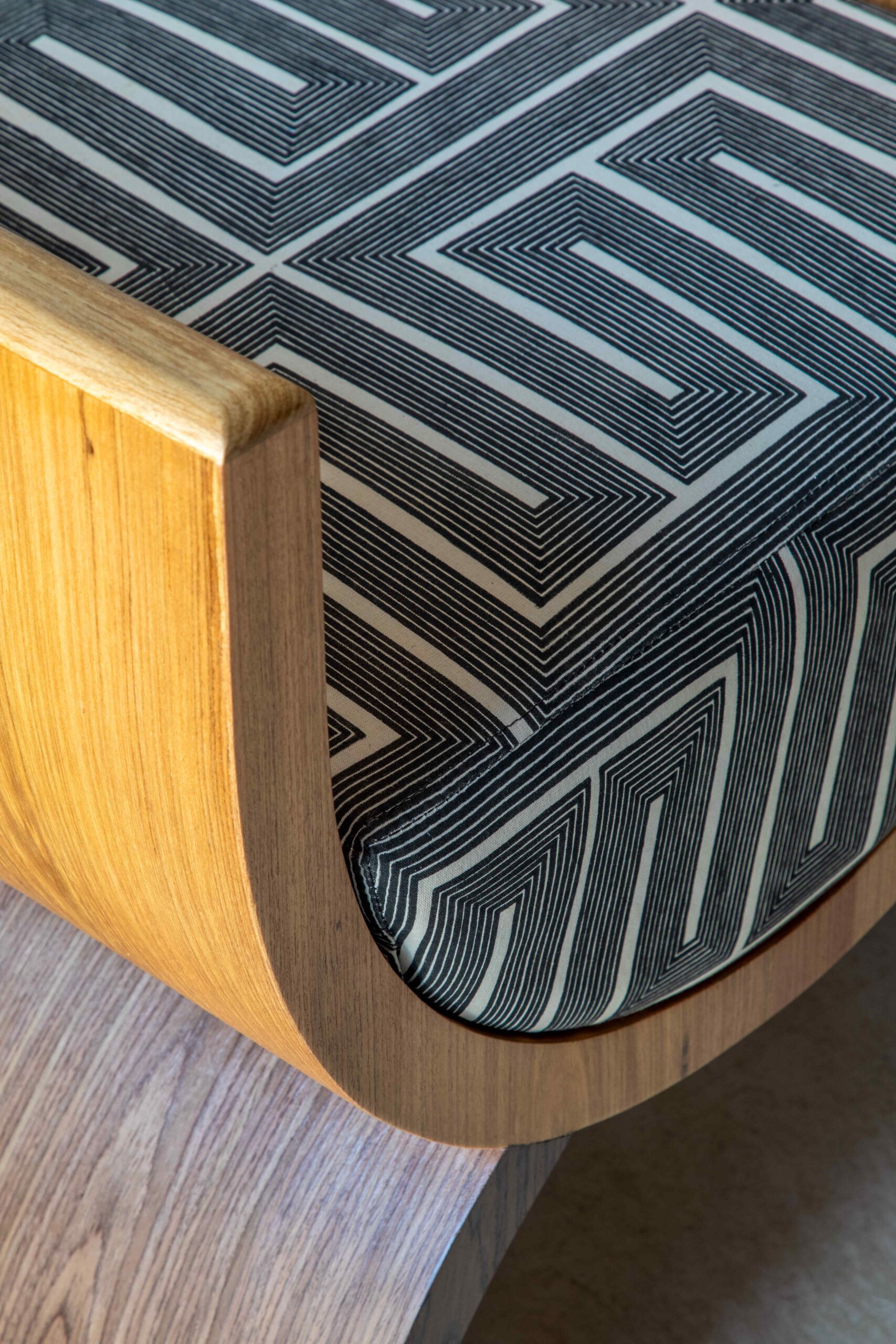 Arco Stool by Gabriela Campos 4