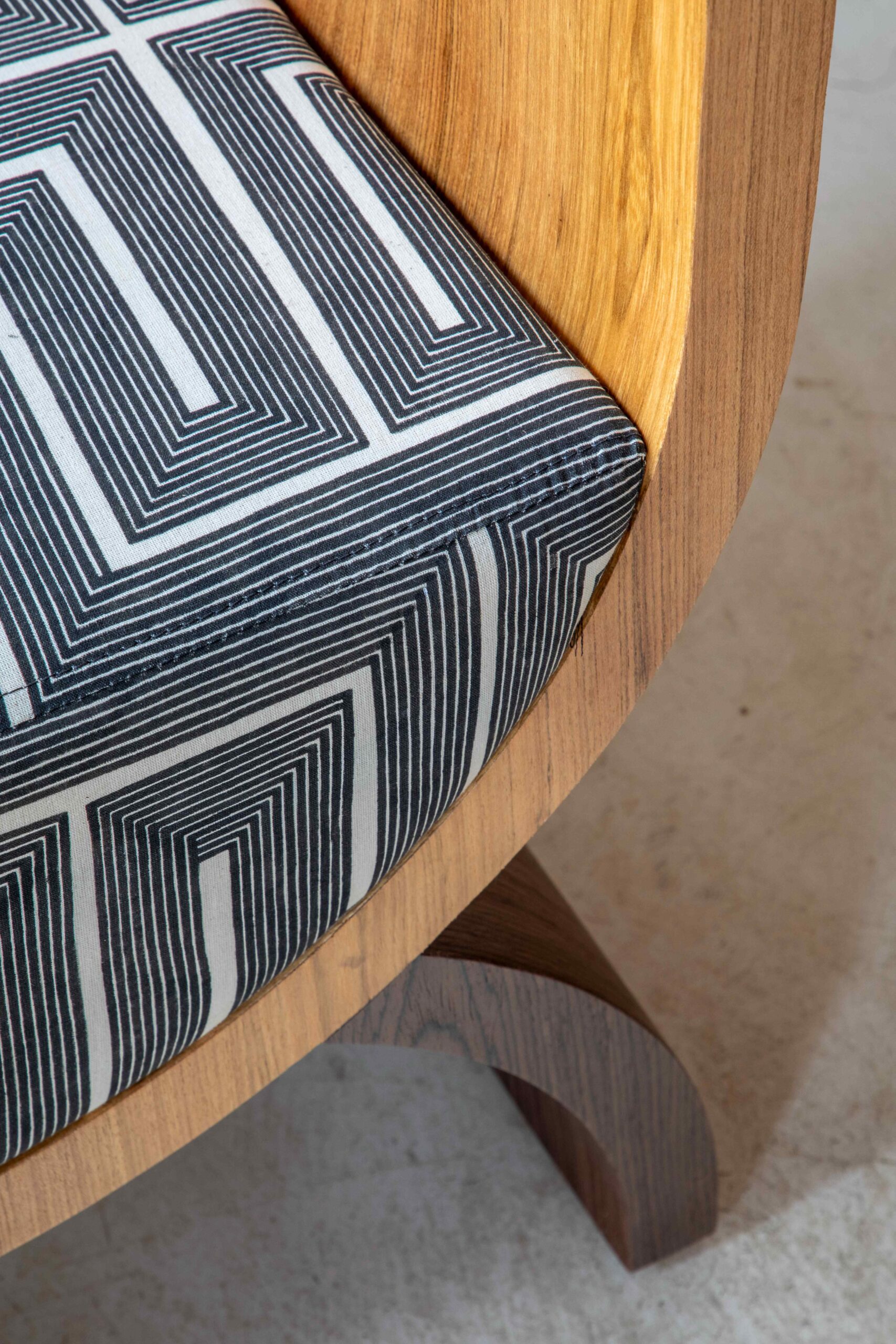 Arco Stool by Gabriela Campos 6
