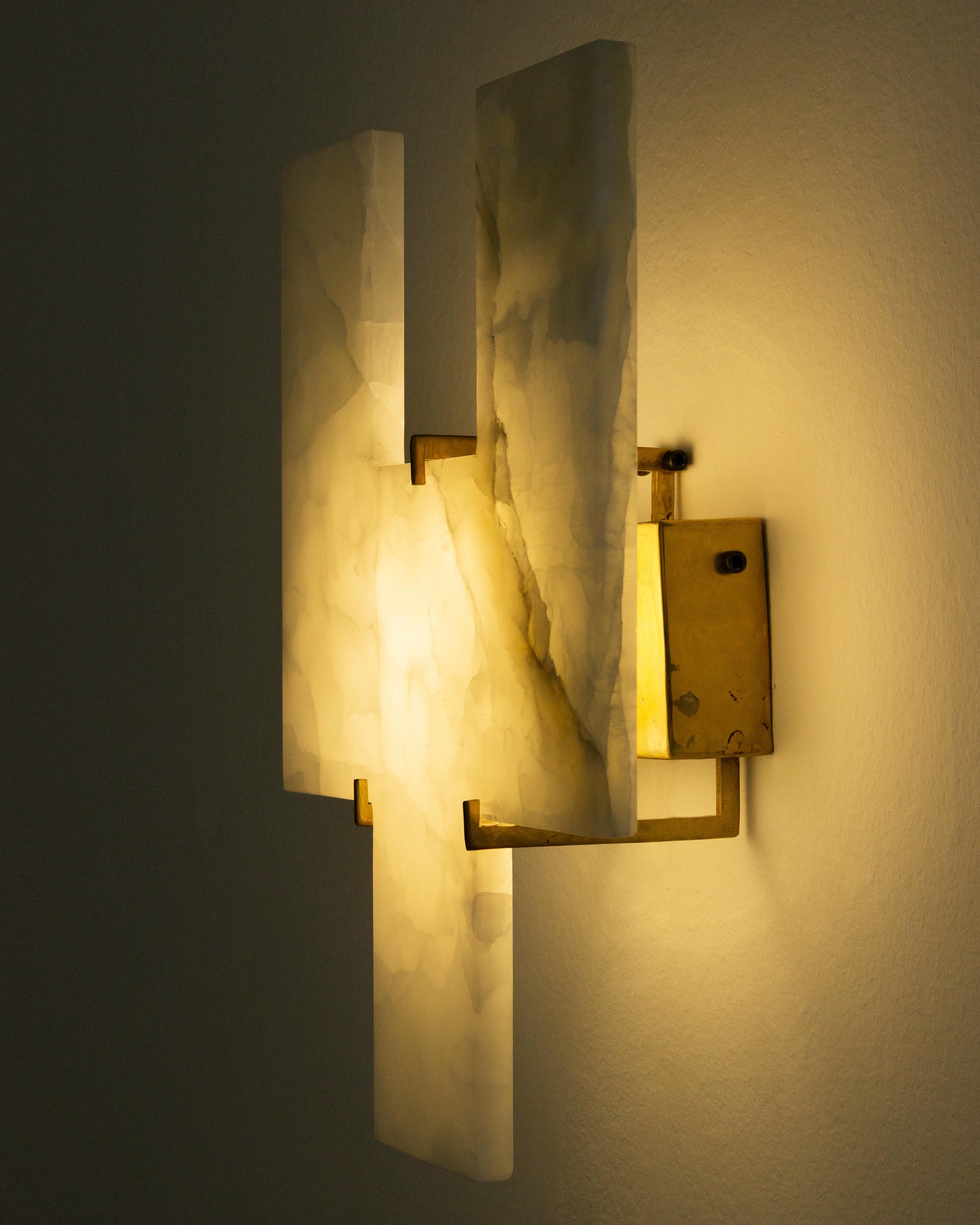 Brick Onyx Wall Lamp by Idaaf Architects 4