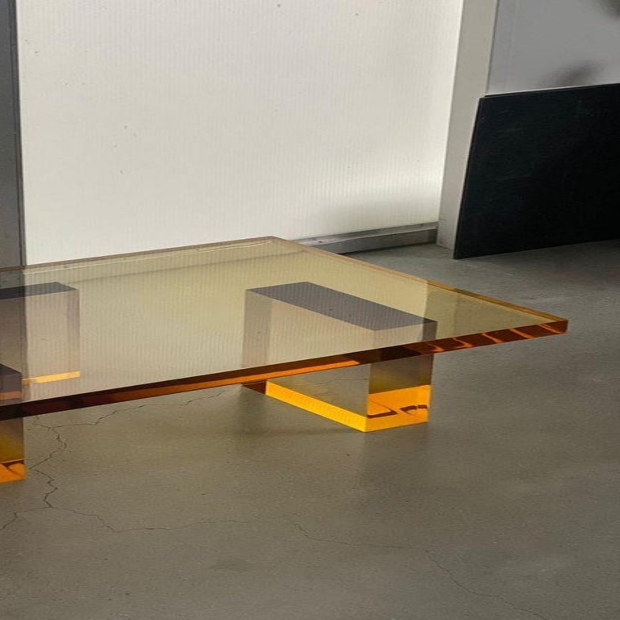 Olive Amber Gradient Crystal Contemporary Coffee Table 06 by Saerom Yoon 3