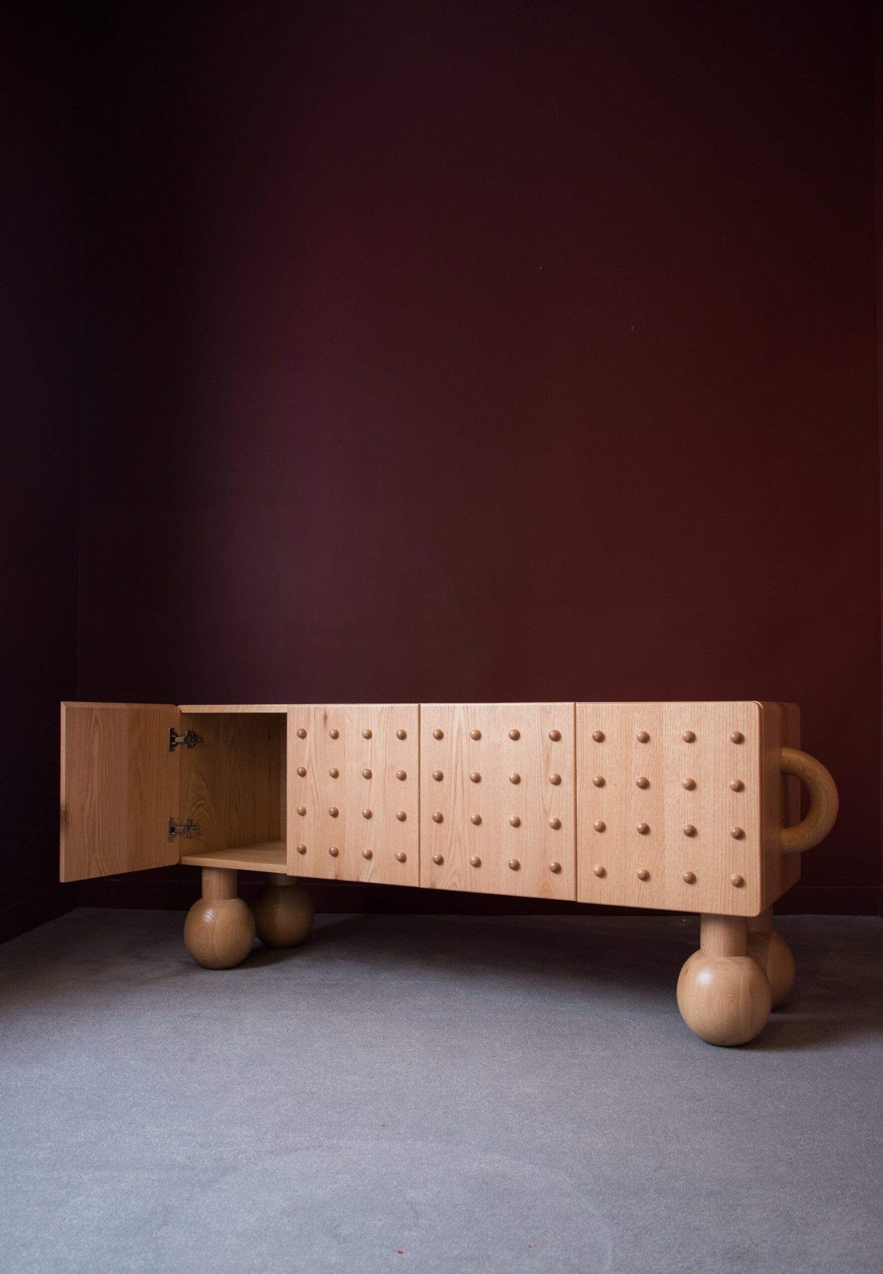 Trono Credenza by Andres Gutierrez 3