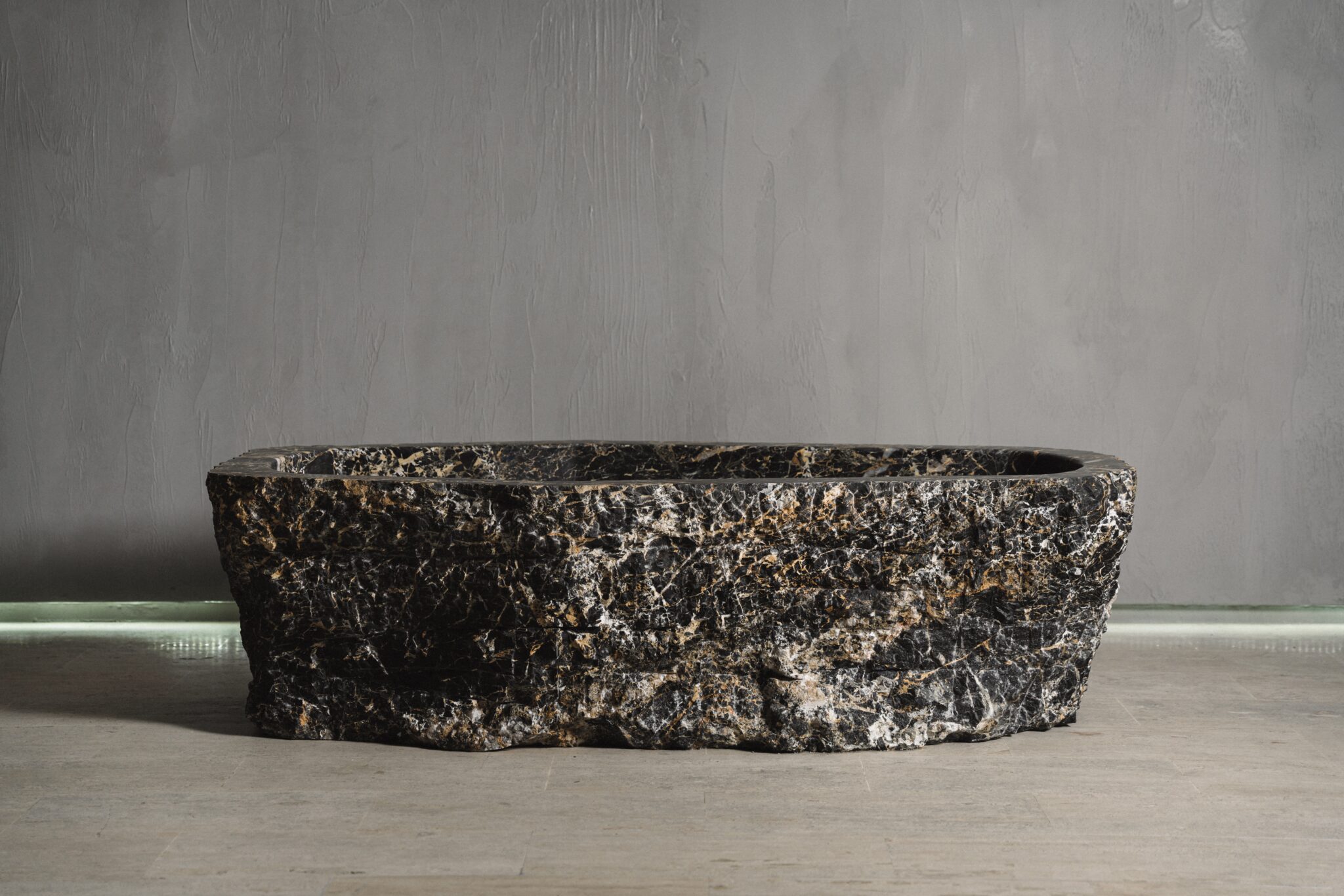 Baptiz Black Marble Bathtub by Andres Monnier 4
