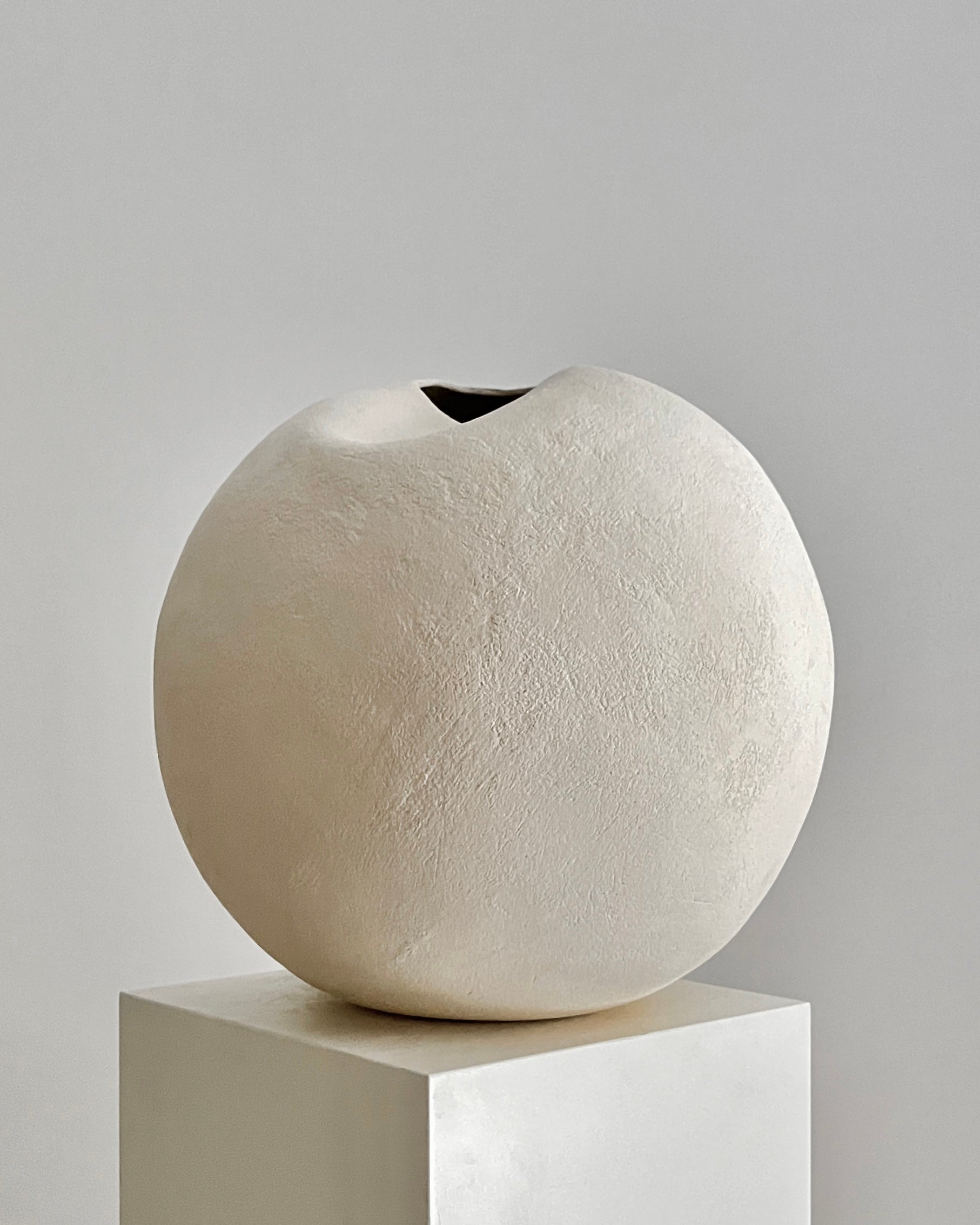 Light Fold Vessel by Laura Pasquino 3