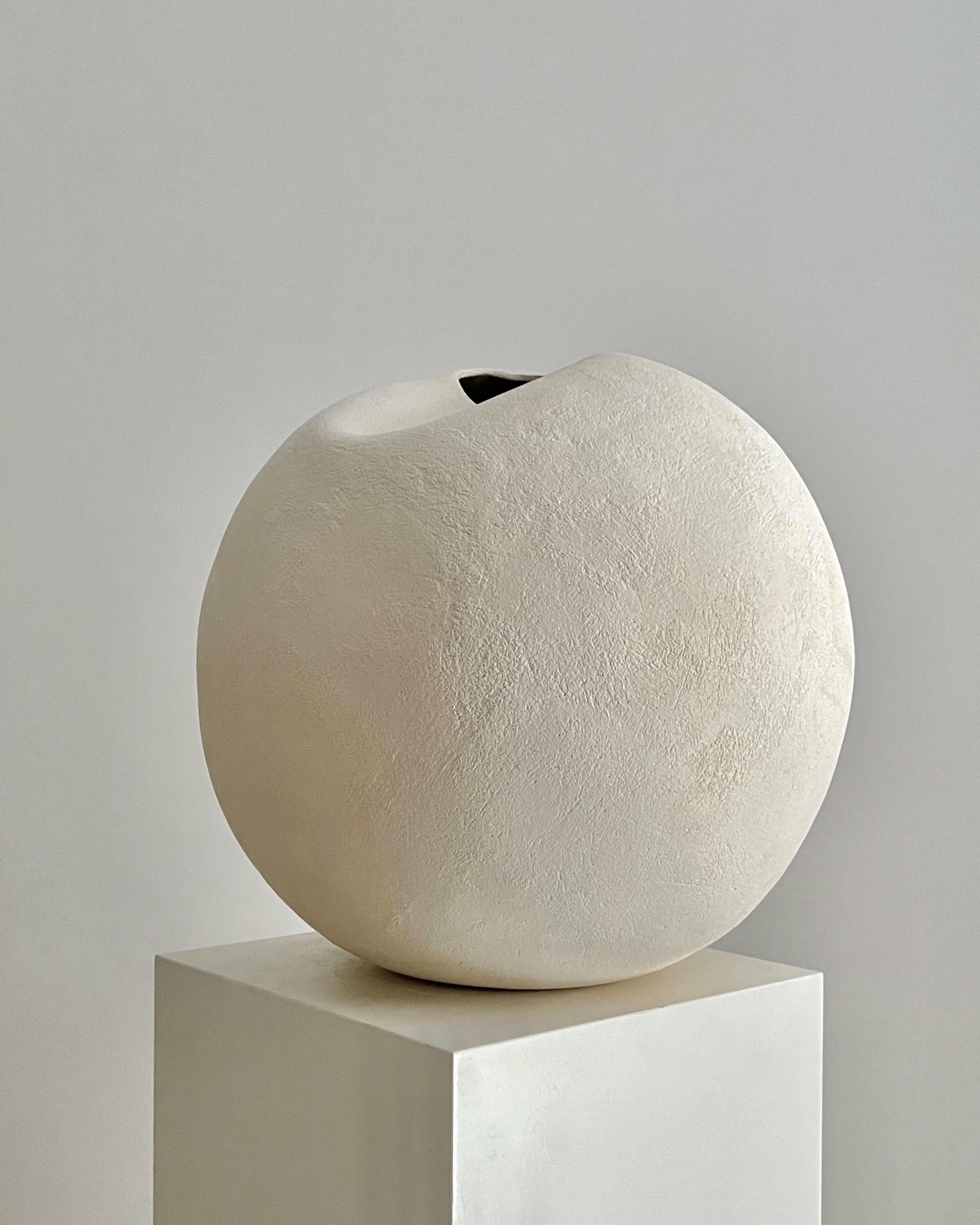 Light Fold Vessel by Laura Pasquino 4