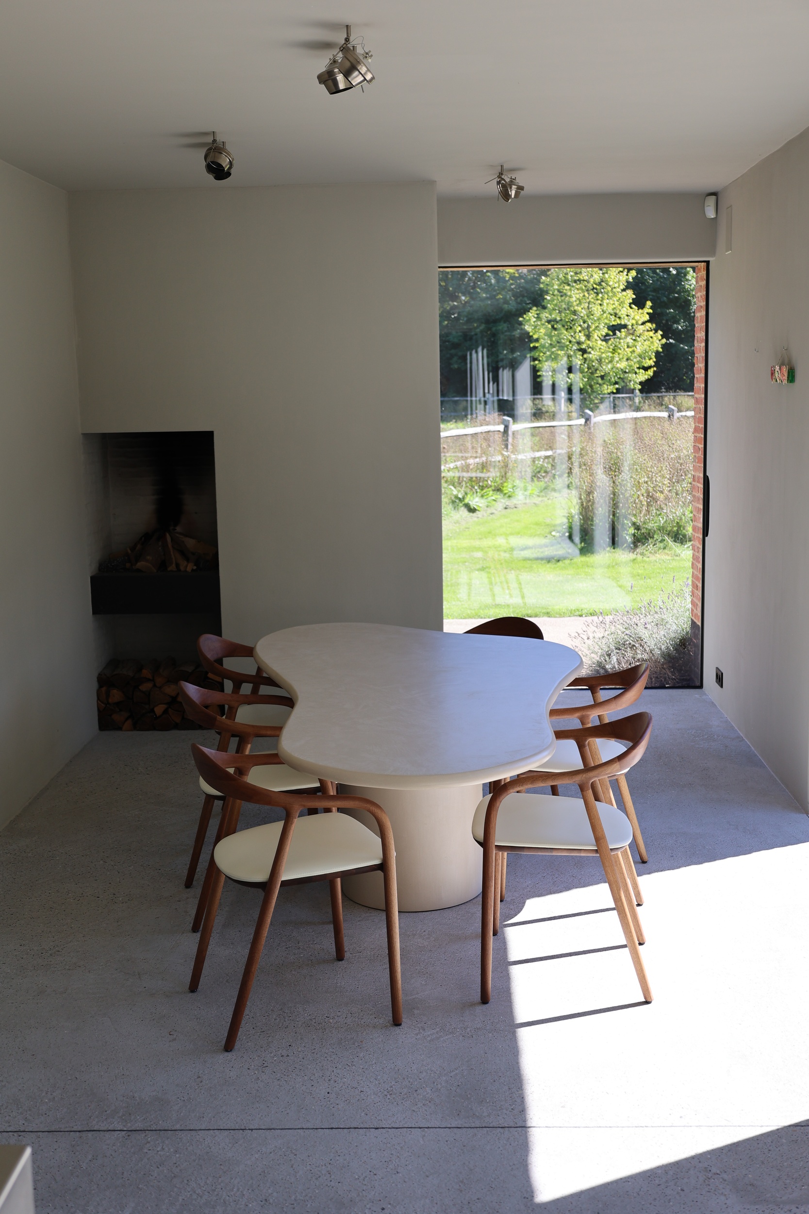 Aimi Dining Table by Kasanai 4