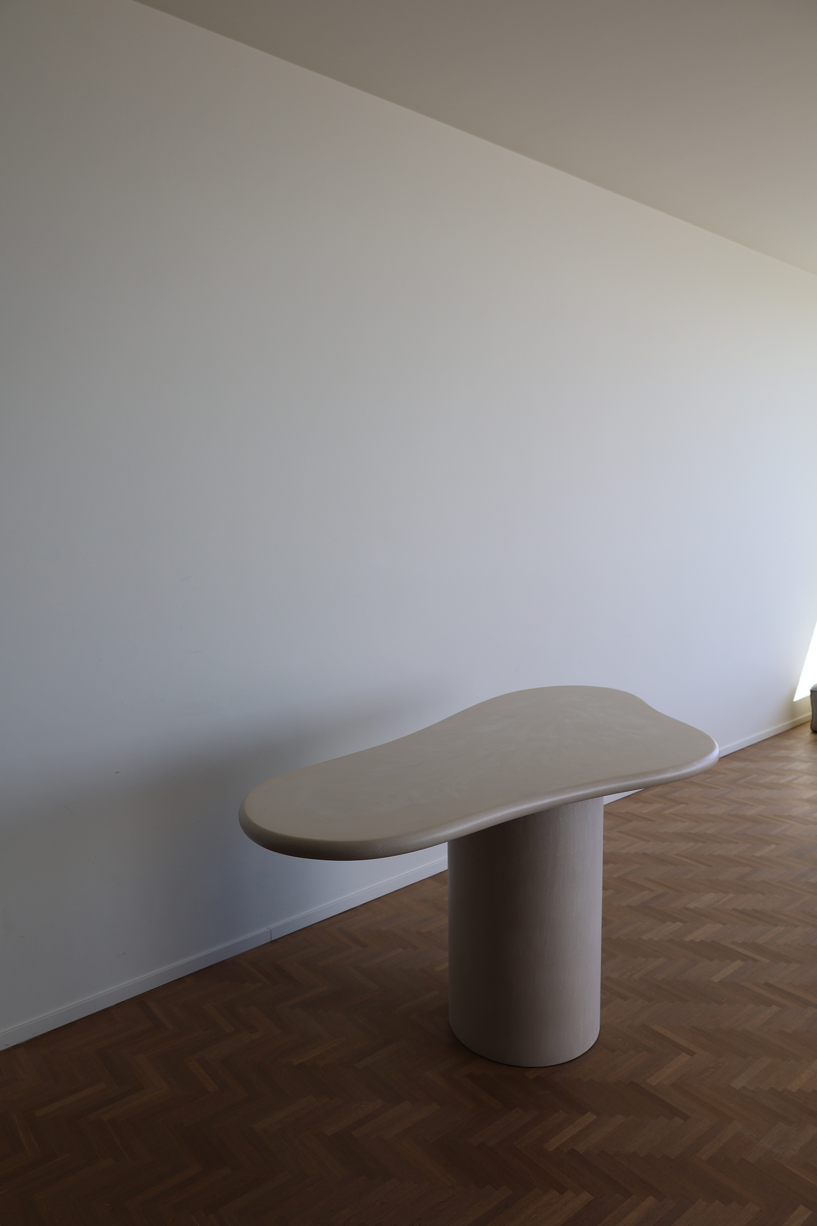 Akemi Dining Table by Kasanai 3