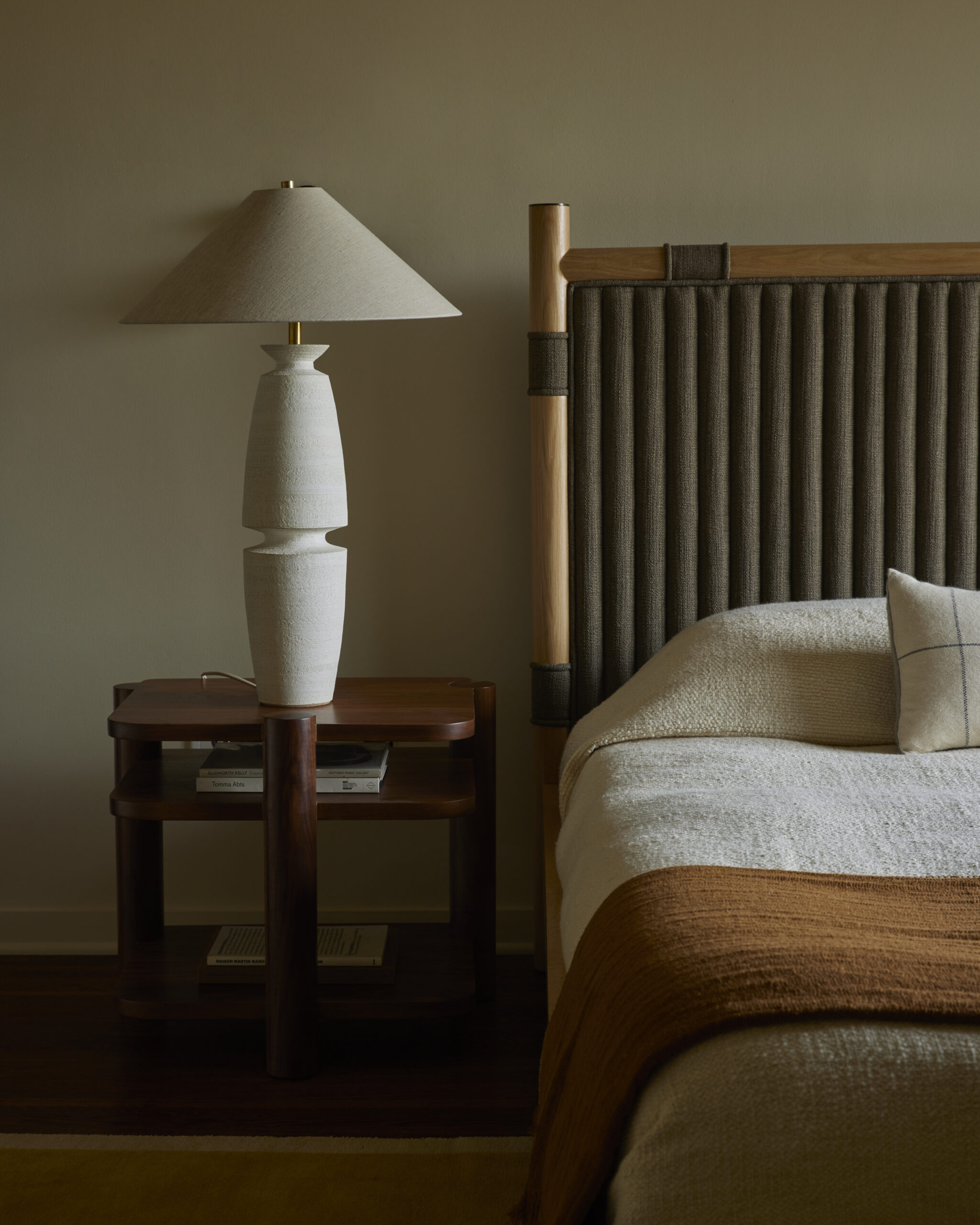 Anthracite Seneca 24 Table Lamp by Danny Kaplan Studio 6
