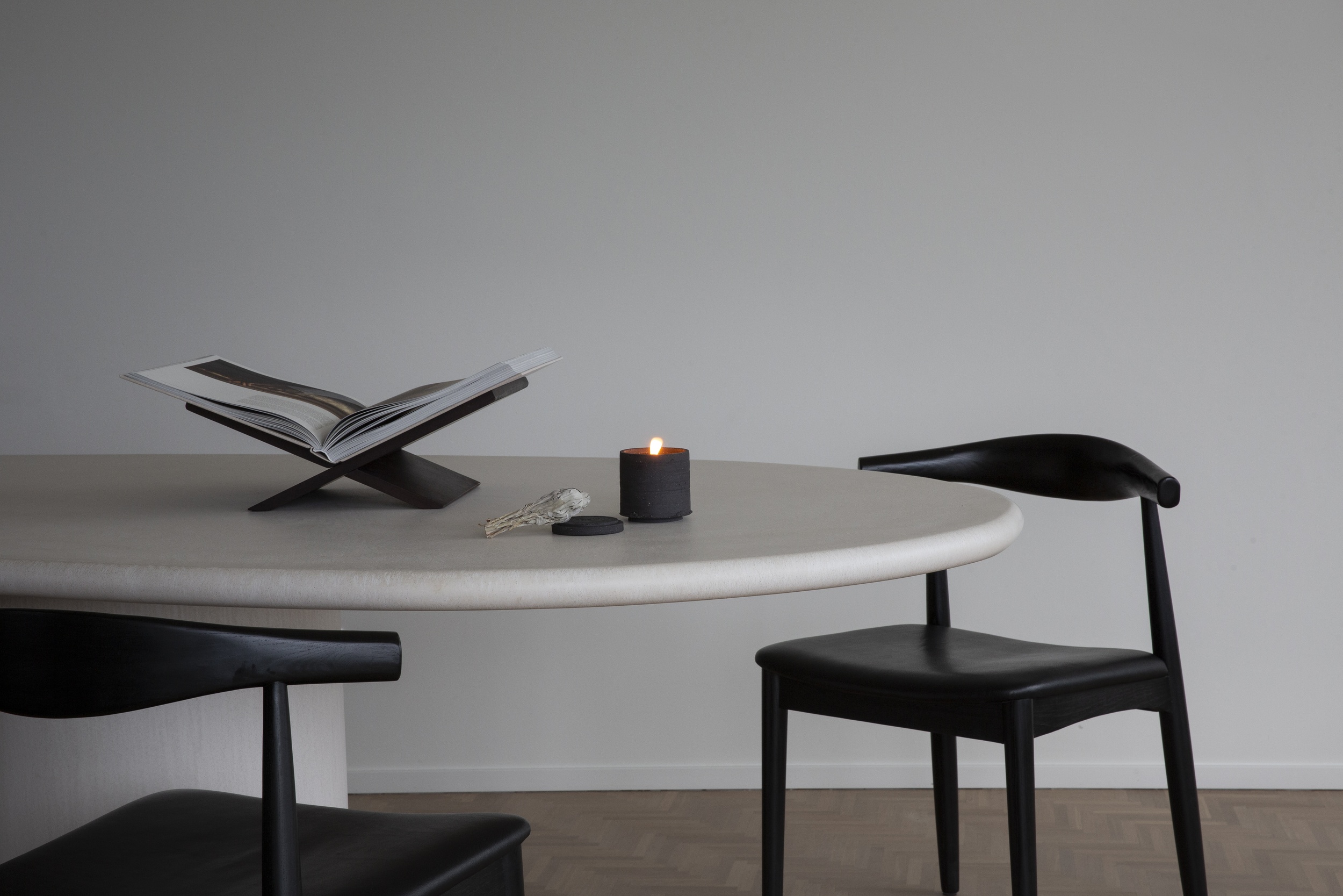 Asami Dining Table by Kasanai 12