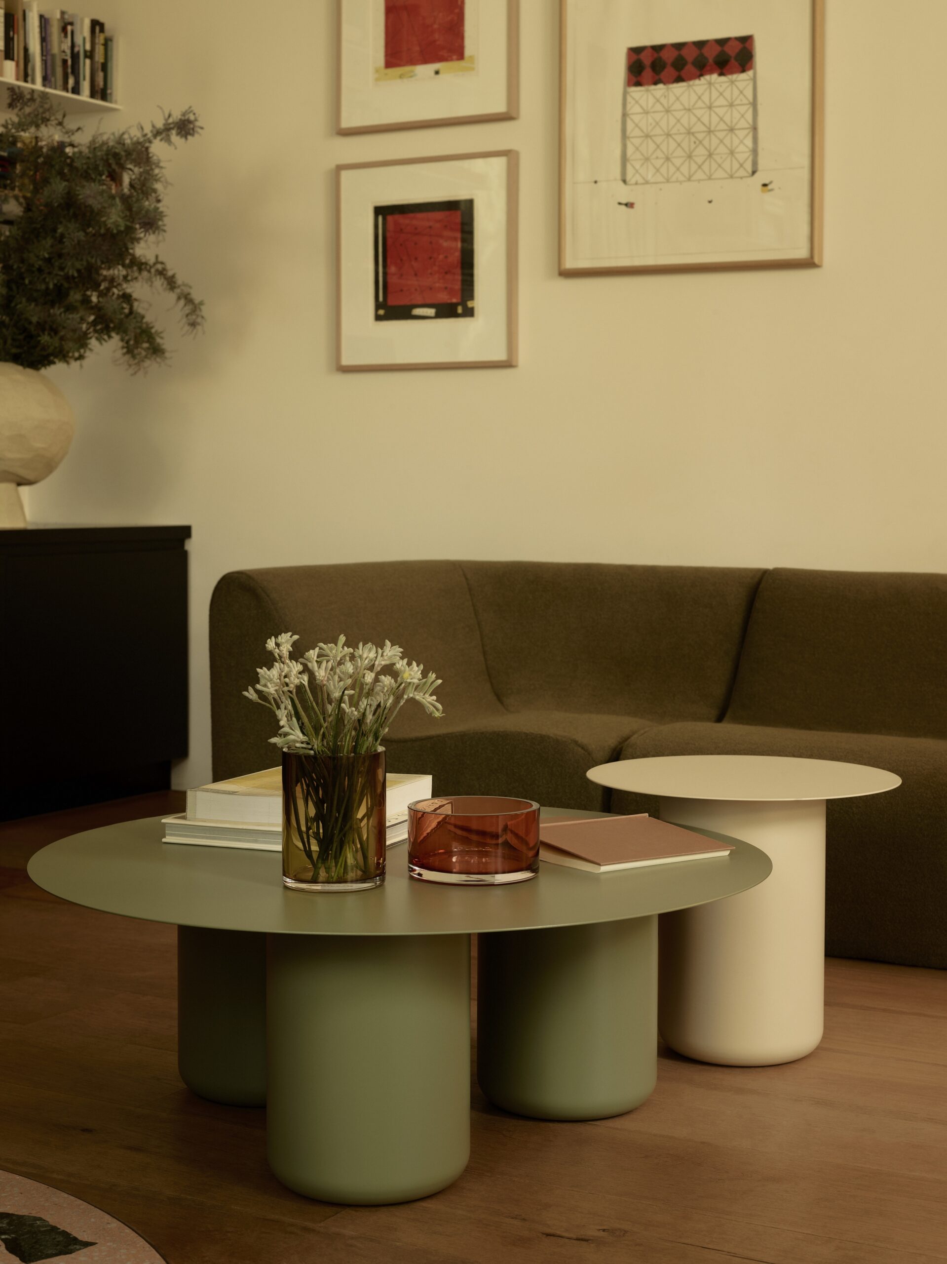 Black Round Table by Coco Flip 3