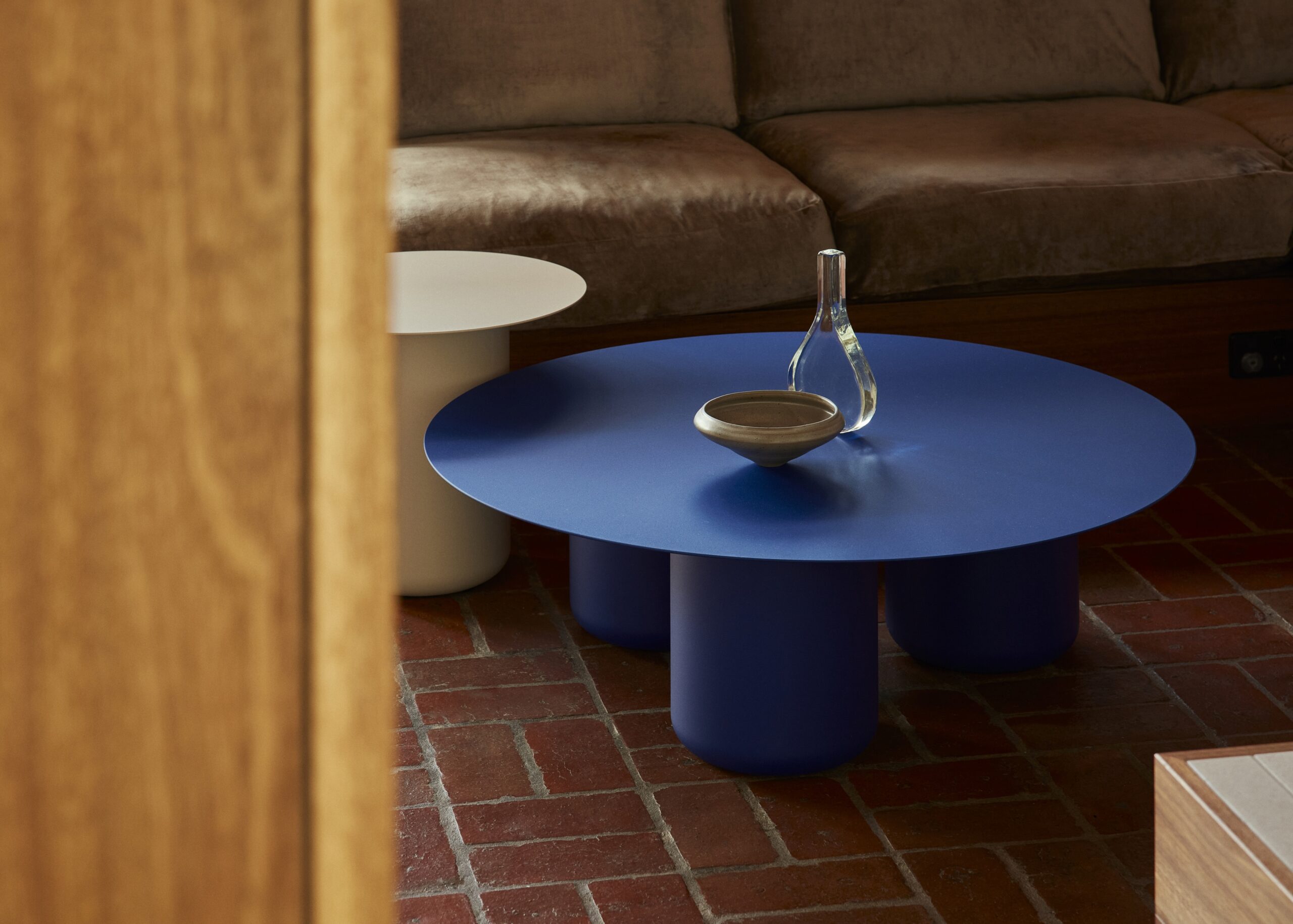 Black Round Table by Coco Flip 6