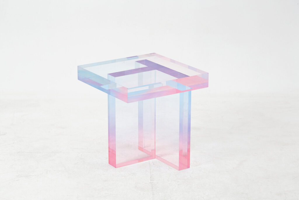 Lavender Rose Quartz Gradient Crystal Table 01 by Saerom Yoon 1