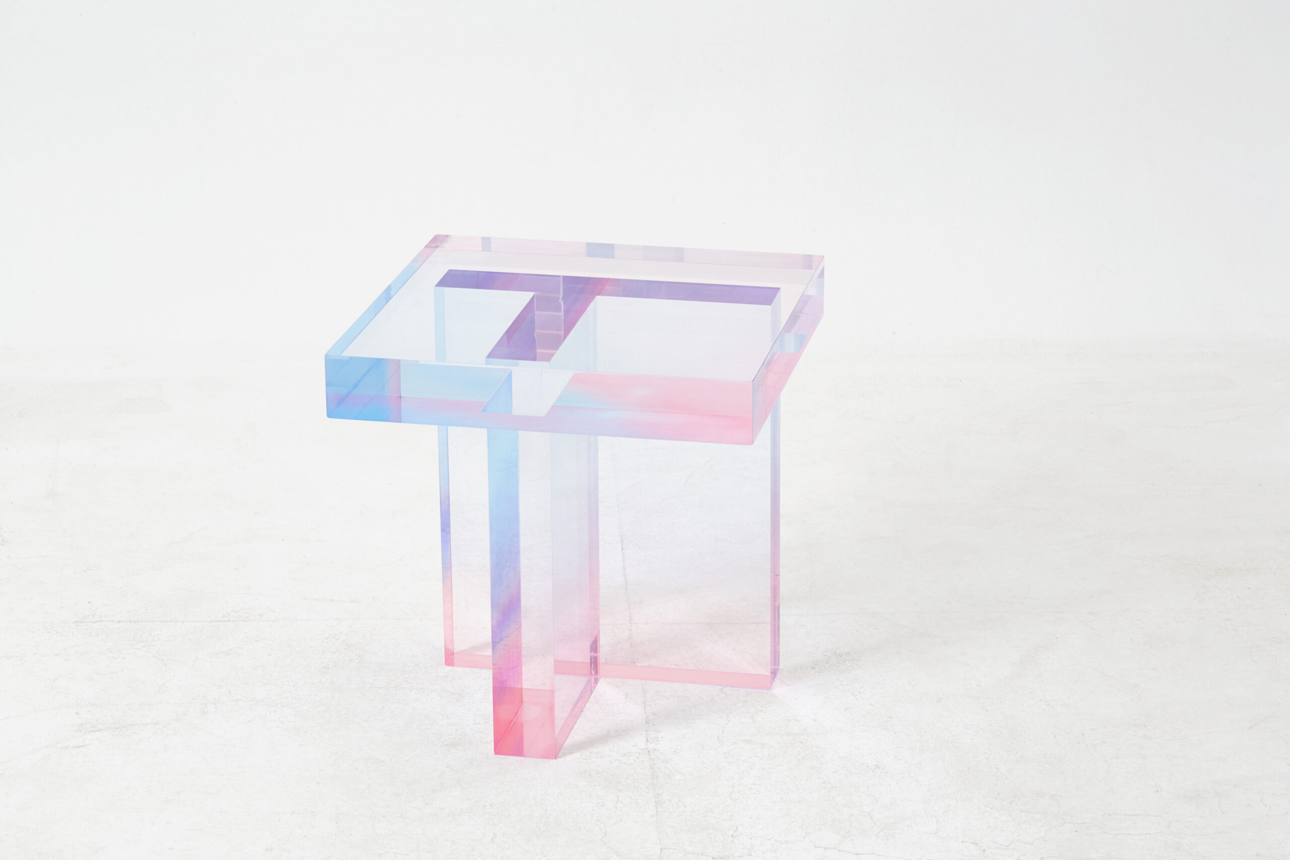 Lavender Rose Quartz Gradient Crystal Table 01 by Saerom Yoon 2