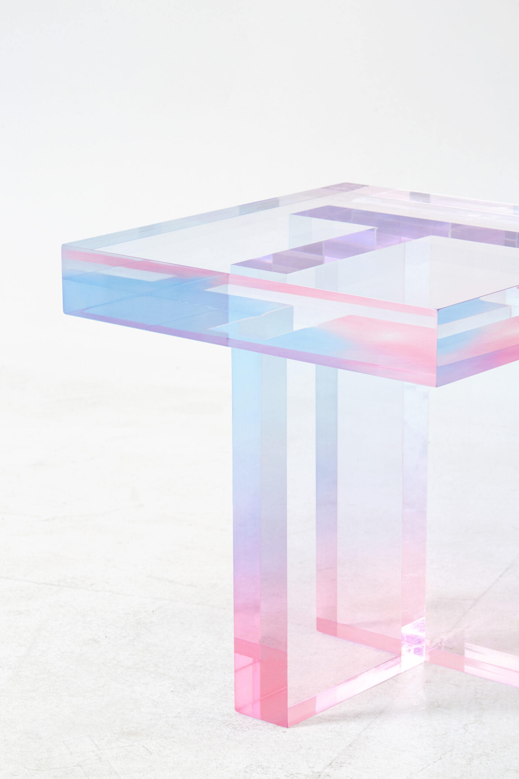 Lavender Rose Quartz Gradient Crystal Table 01 by Saerom Yoon 3
