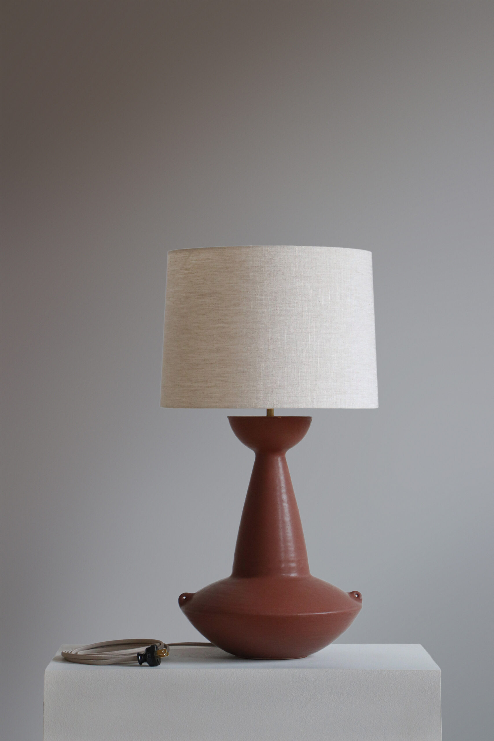 Marble Bossa Side Table by DUISTT 2