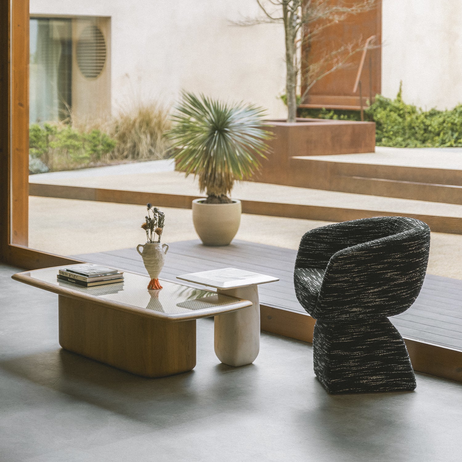 Marble Bossa Side Table by DUISTT 5