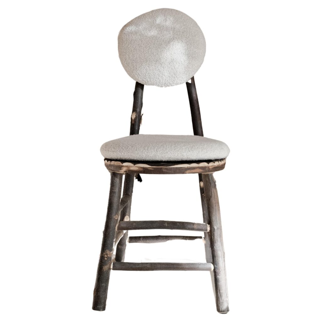 Round Lune Totem by Bosc Design 1