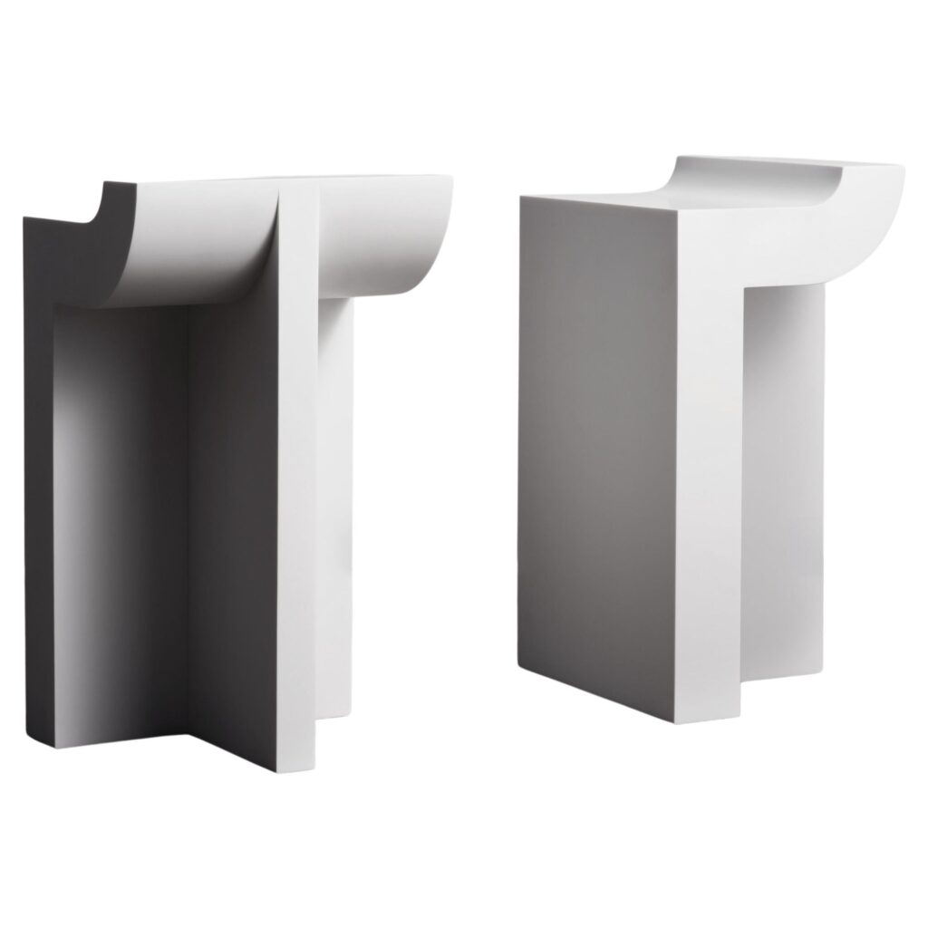 Set Of 2 Pilast Sculptural Side Tables by SNICKERIET 1