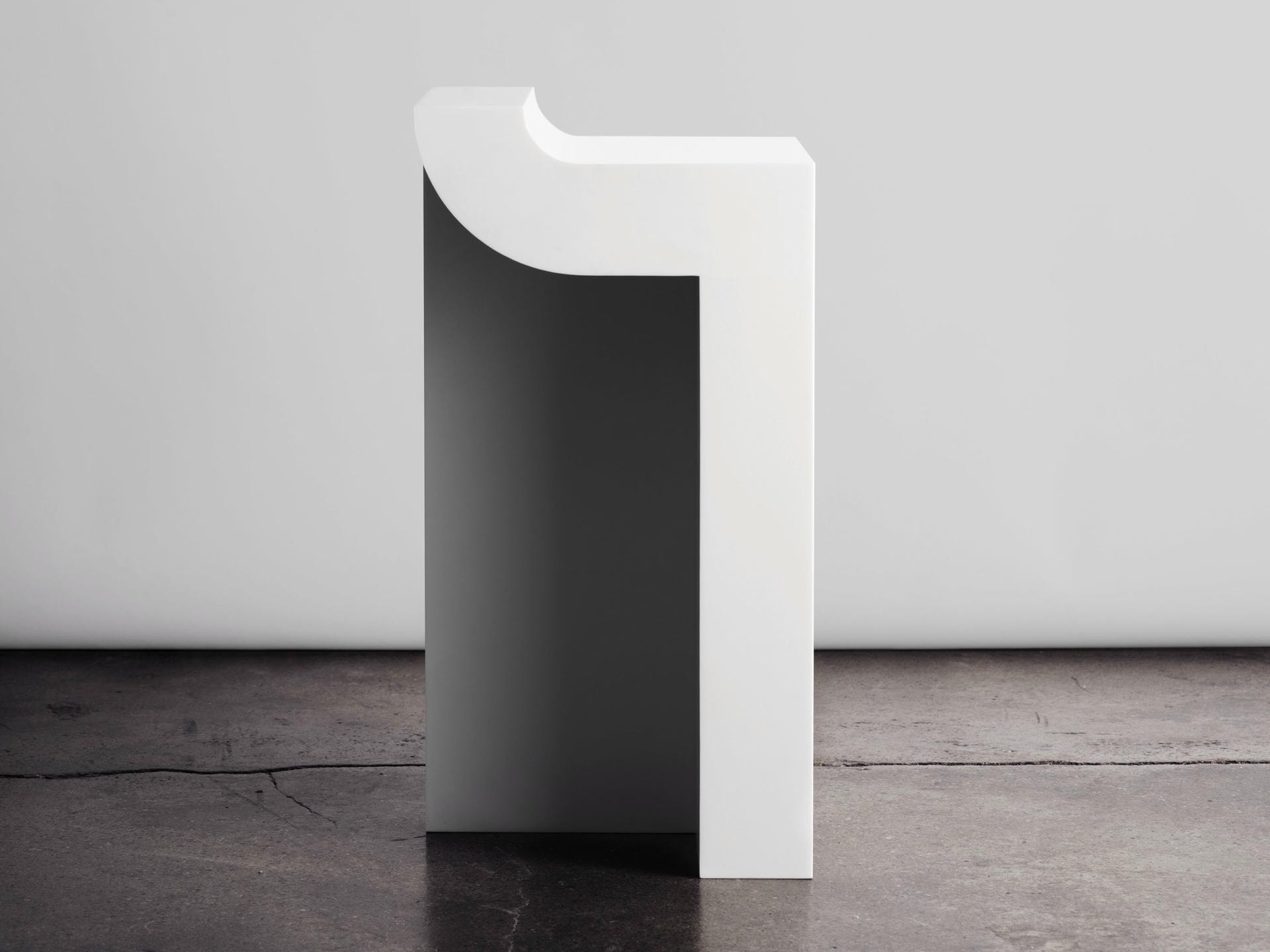 Set Of 2 Pilast Sculptural Side Tables by SNICKERIET 4