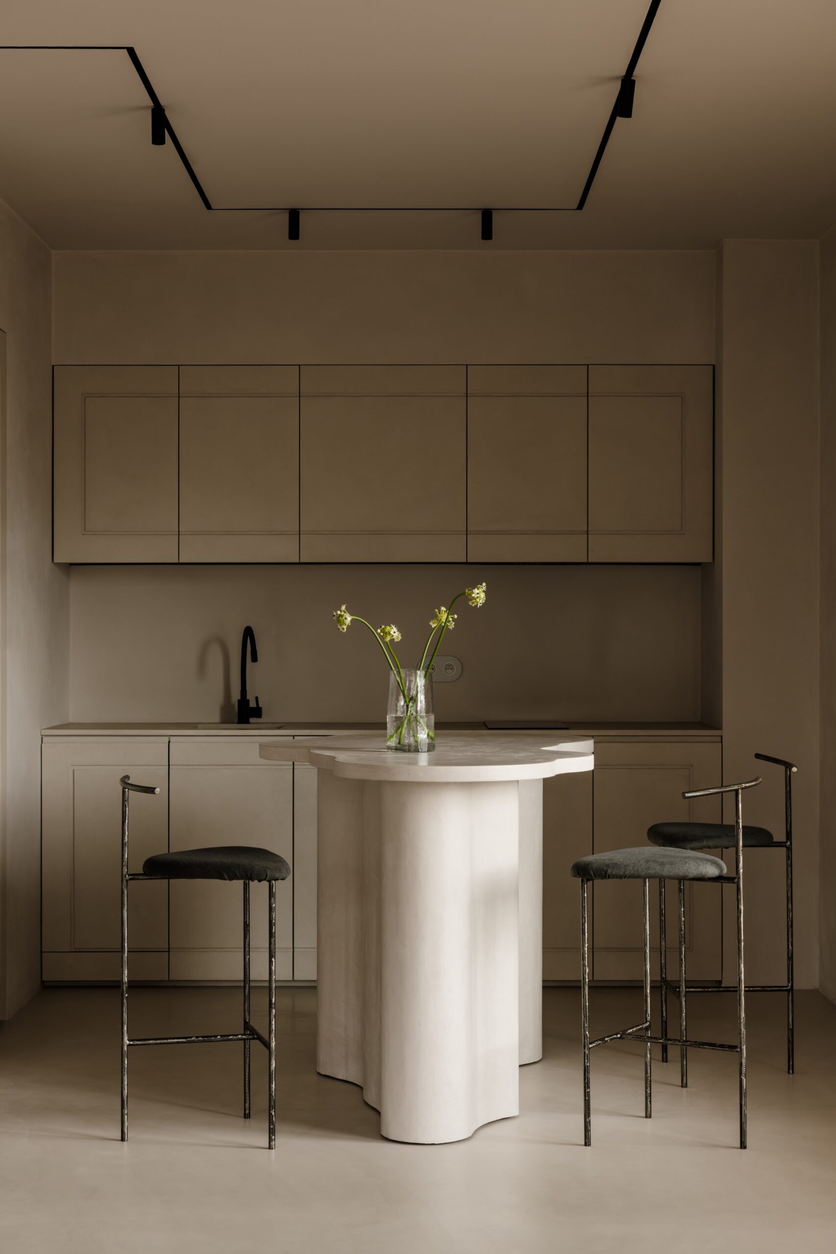 Wave Bar Table by Dawid Konieczny 5