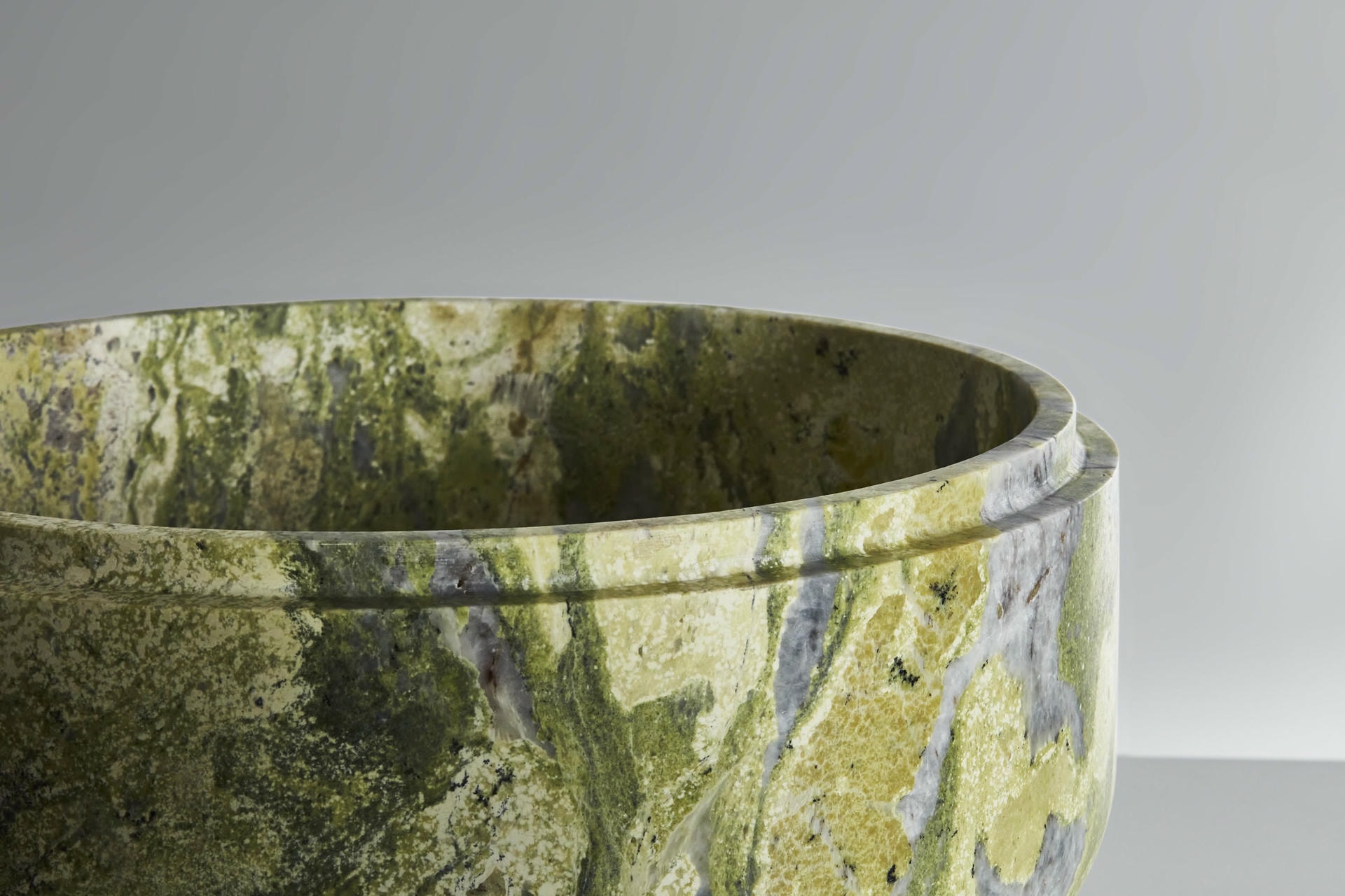Royal M Vase by Kreoo 3