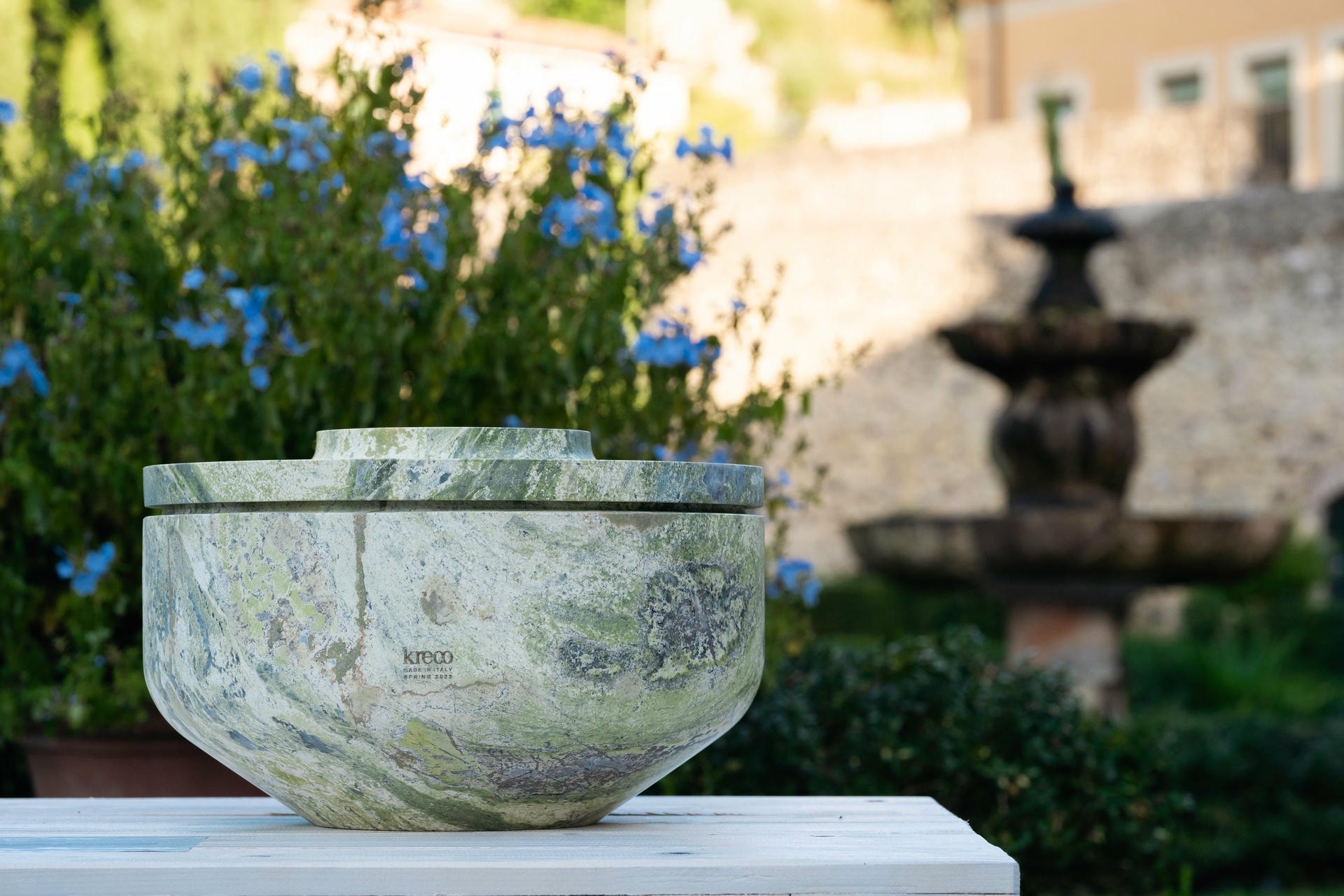 Royal M Vase by Kreoo 5