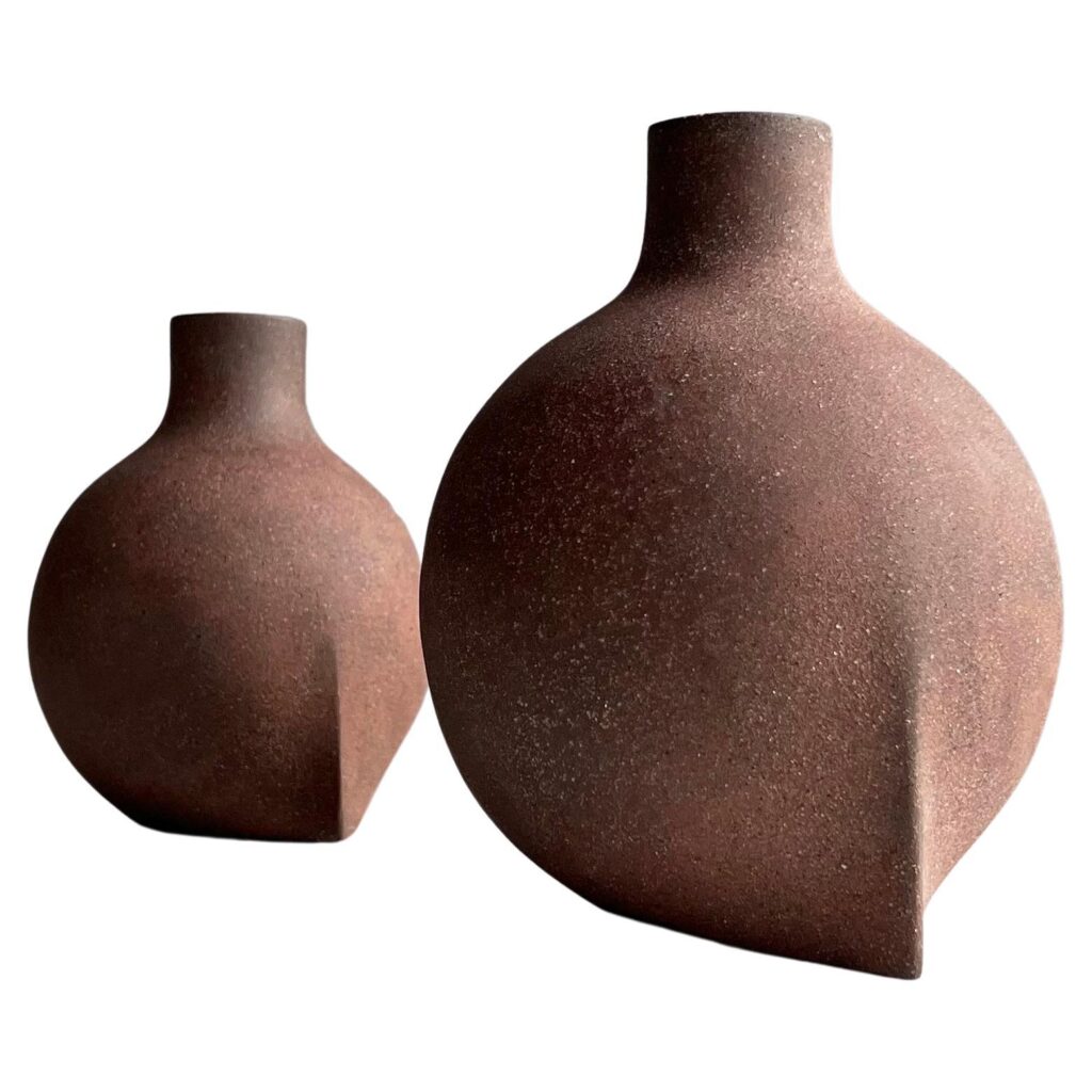 Set Of 2 Corner Sculptural Vessels by Karin Amdal 1