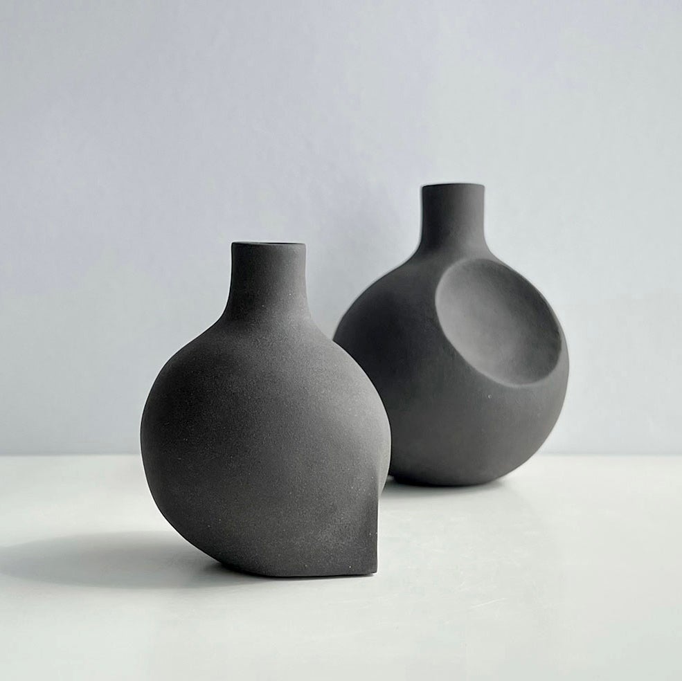Set Of 2 Corner Sculptural Vessels by Karin Amdal 5