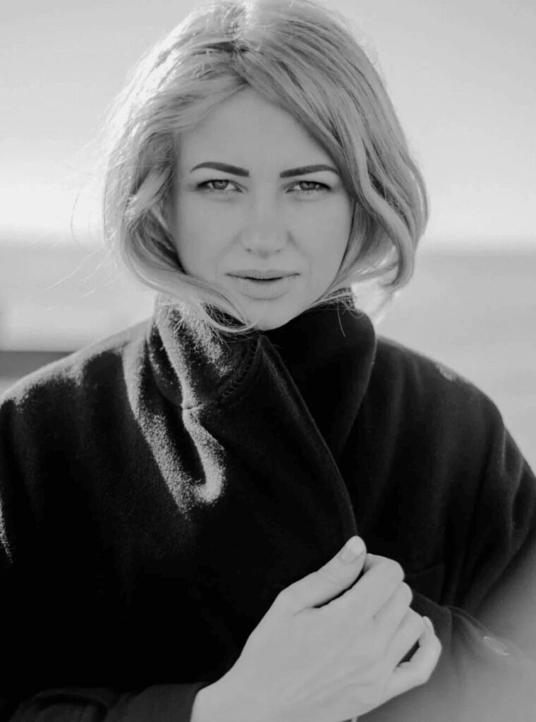 Square_In_circle_Alesia Sirokina Portrait