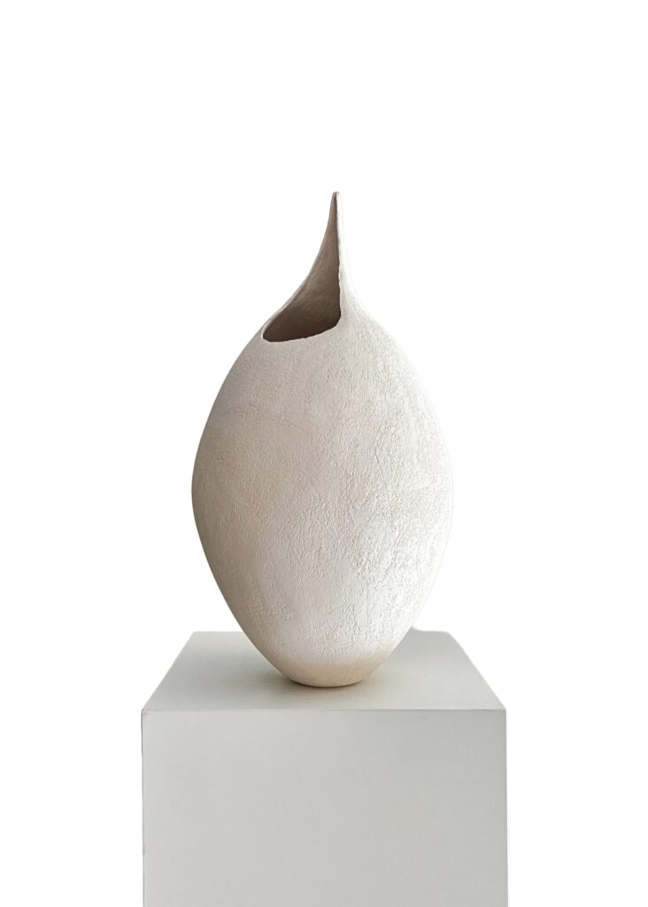 Ewer by Laura Pasquino 30 scaled