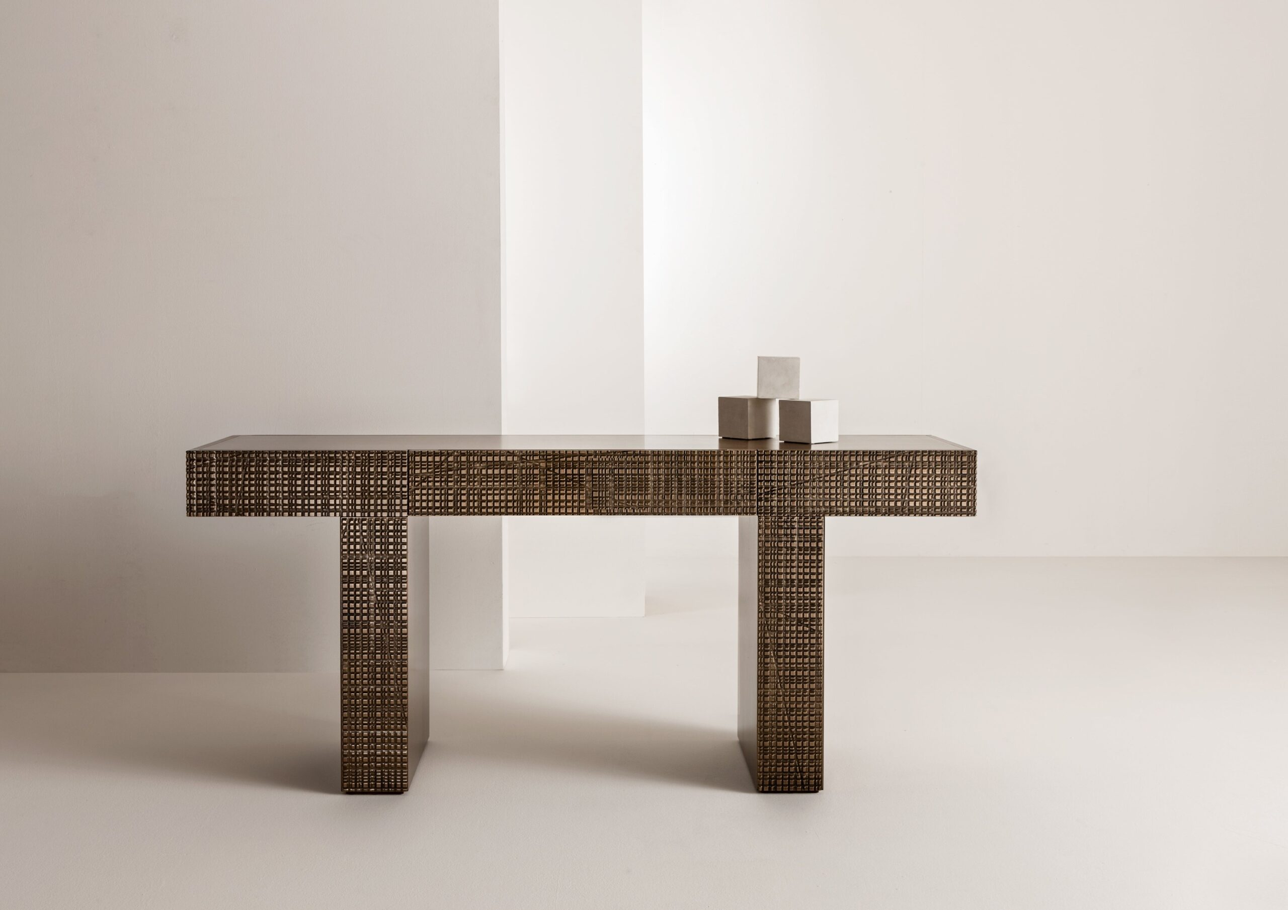 BD 38 Console Table by Laurameroni 2
