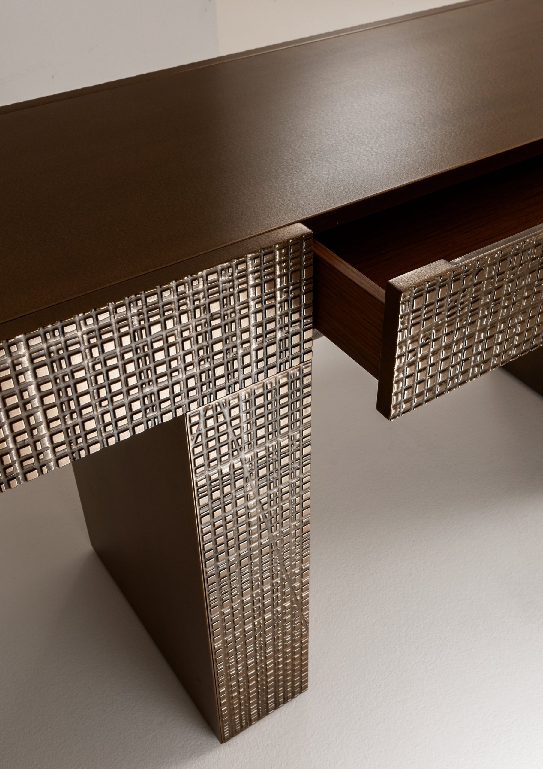BD 38 Console Table by Laurameroni 4