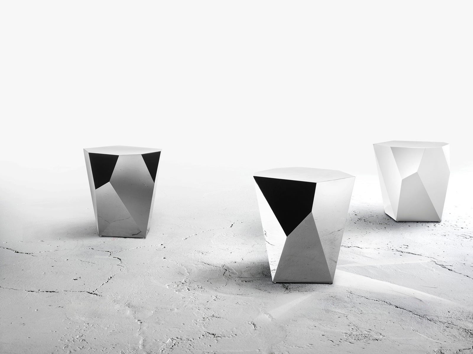 QTZ Side Table by Alexander Lotersztain 3