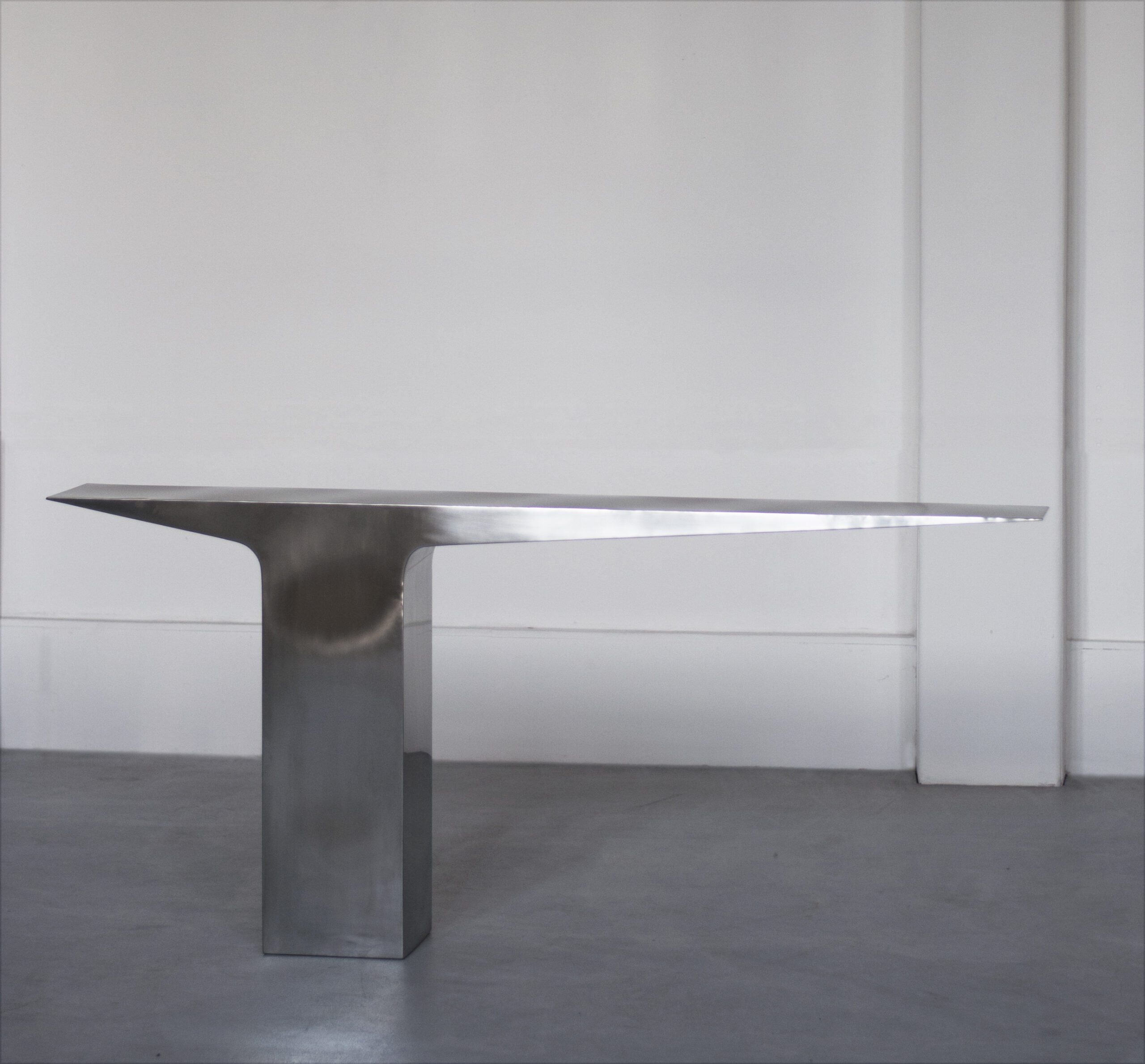 Satinated Blade Console by Pol Quadens 4
