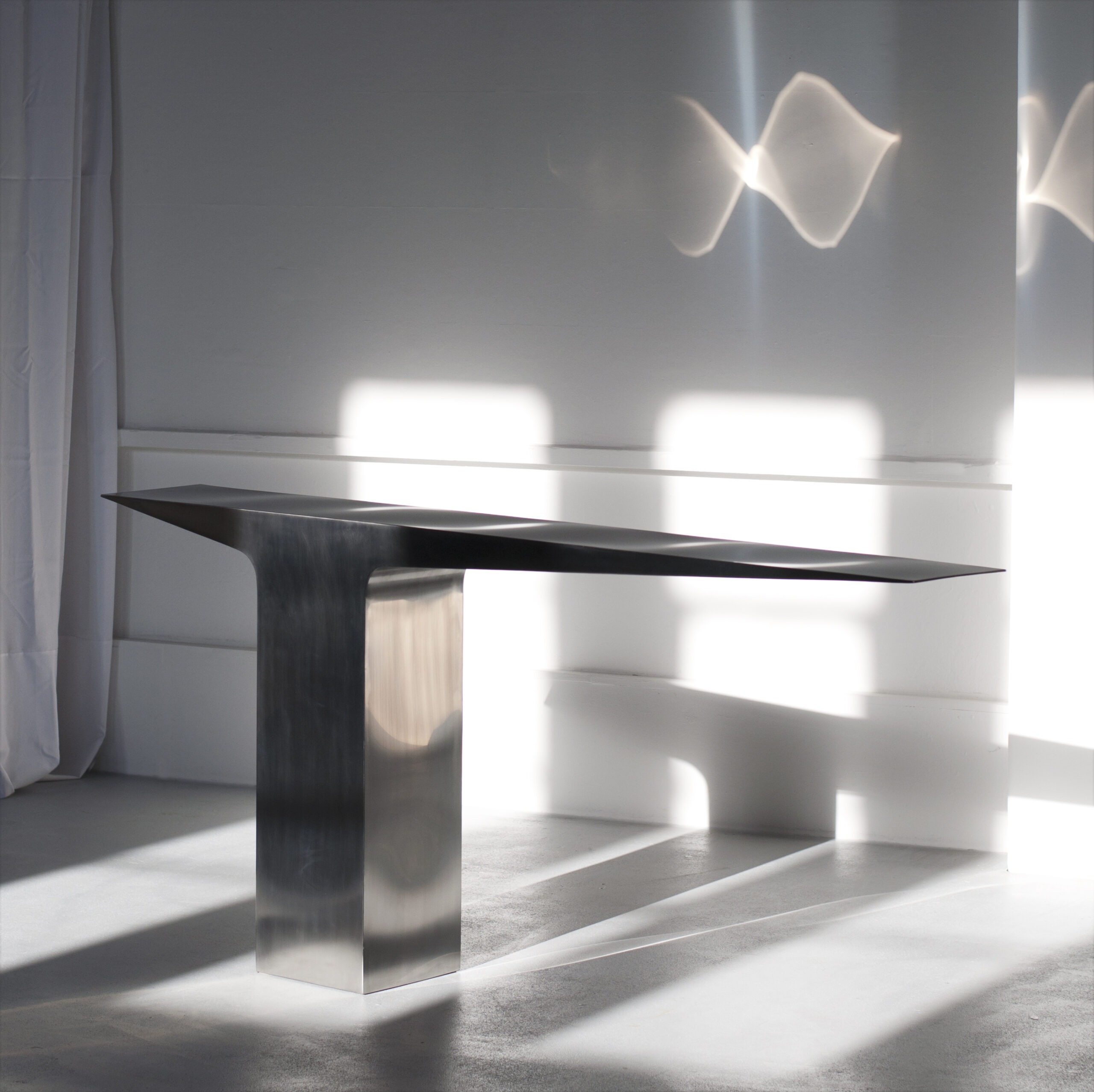 Satinated Blade Console by Pol Quadens 6