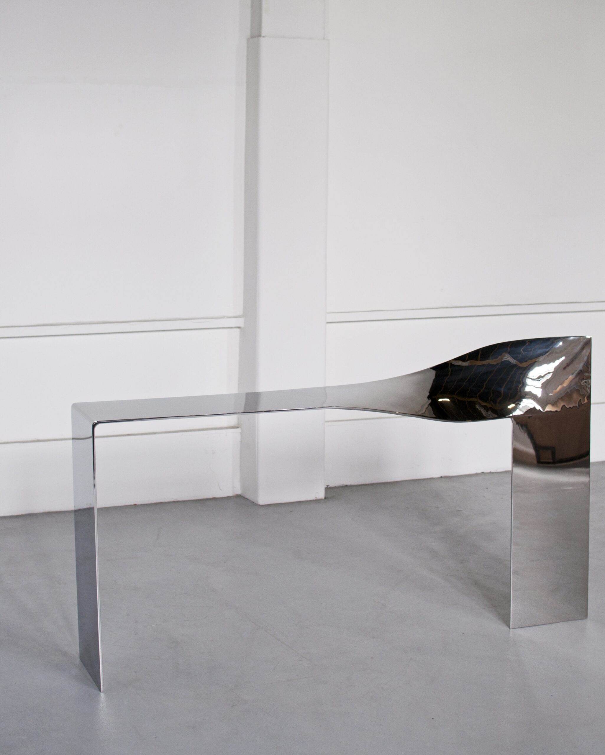 Twist Console by Pol Quadens 2