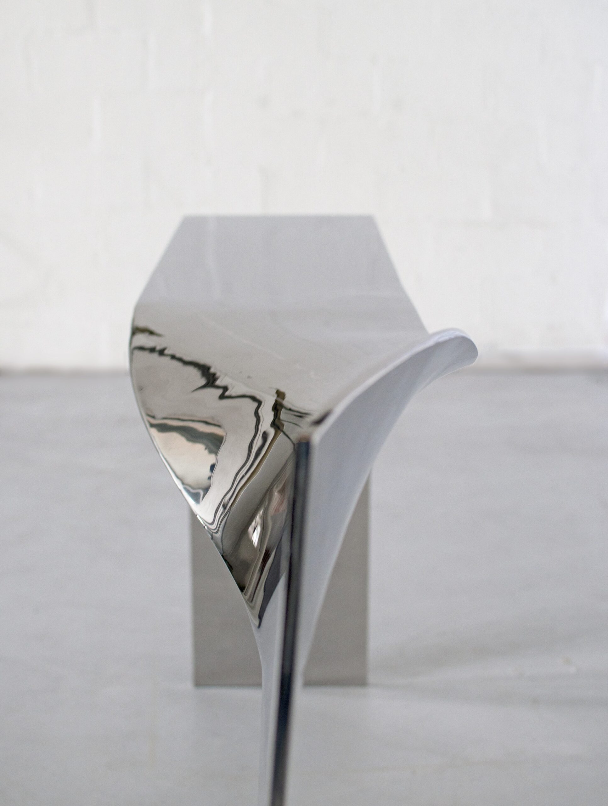 Twist Console by Pol Quadens 3