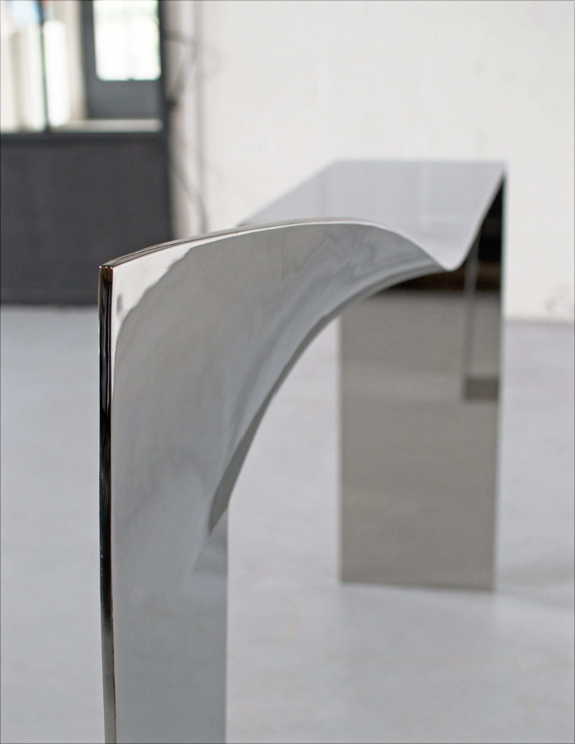 Twist Console by Pol Quadens 4