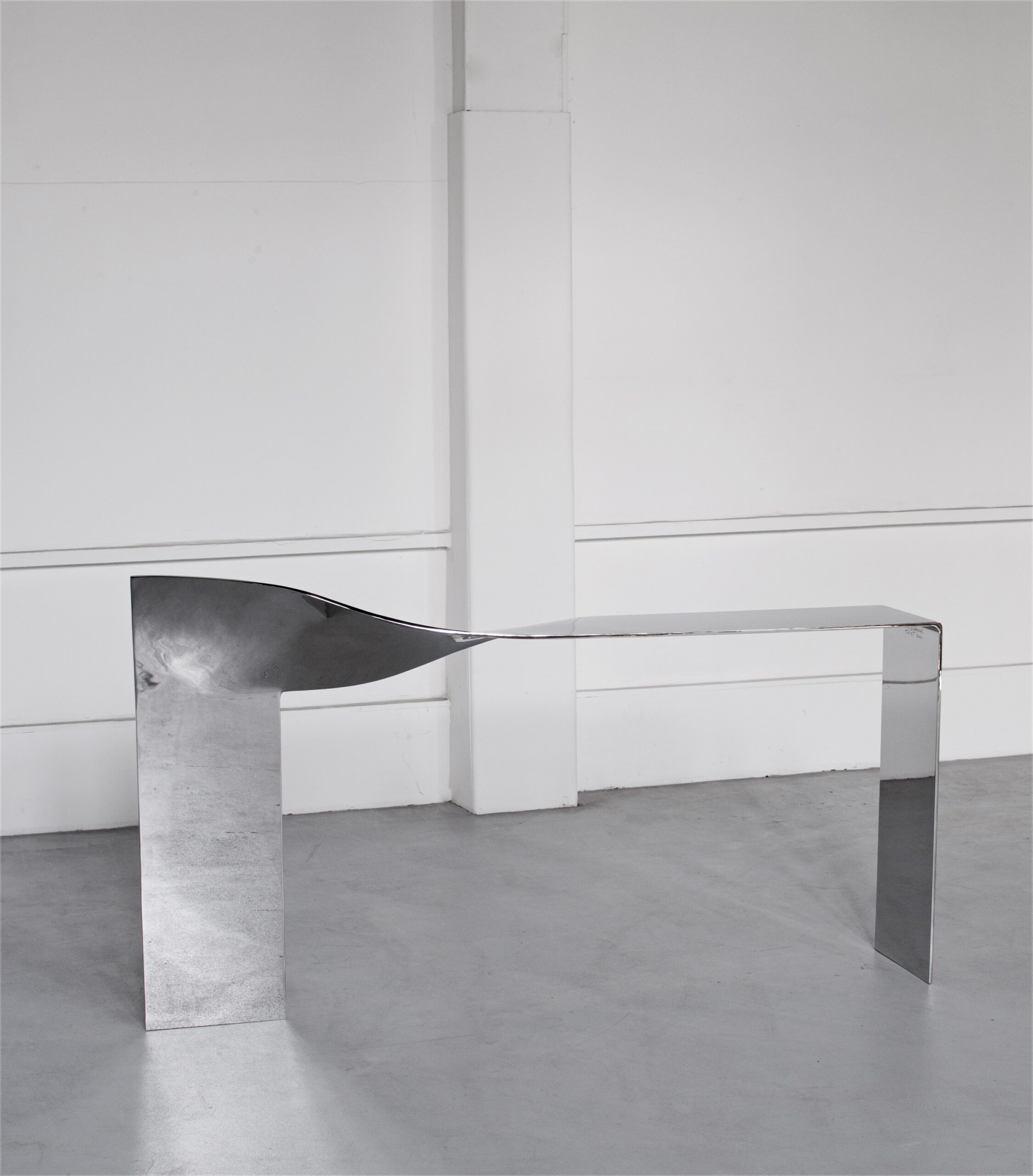 Twist Console by Pol Quadens 5